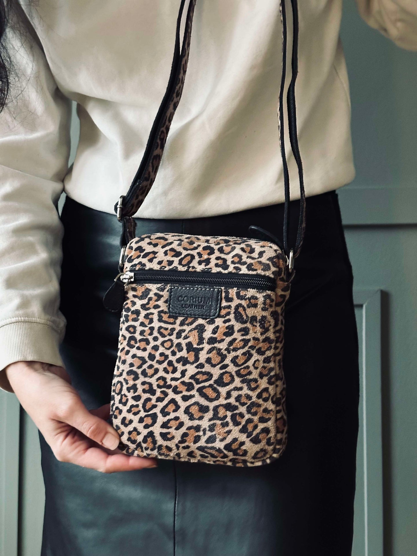 Mobilväska / Crossover Daily Leopard