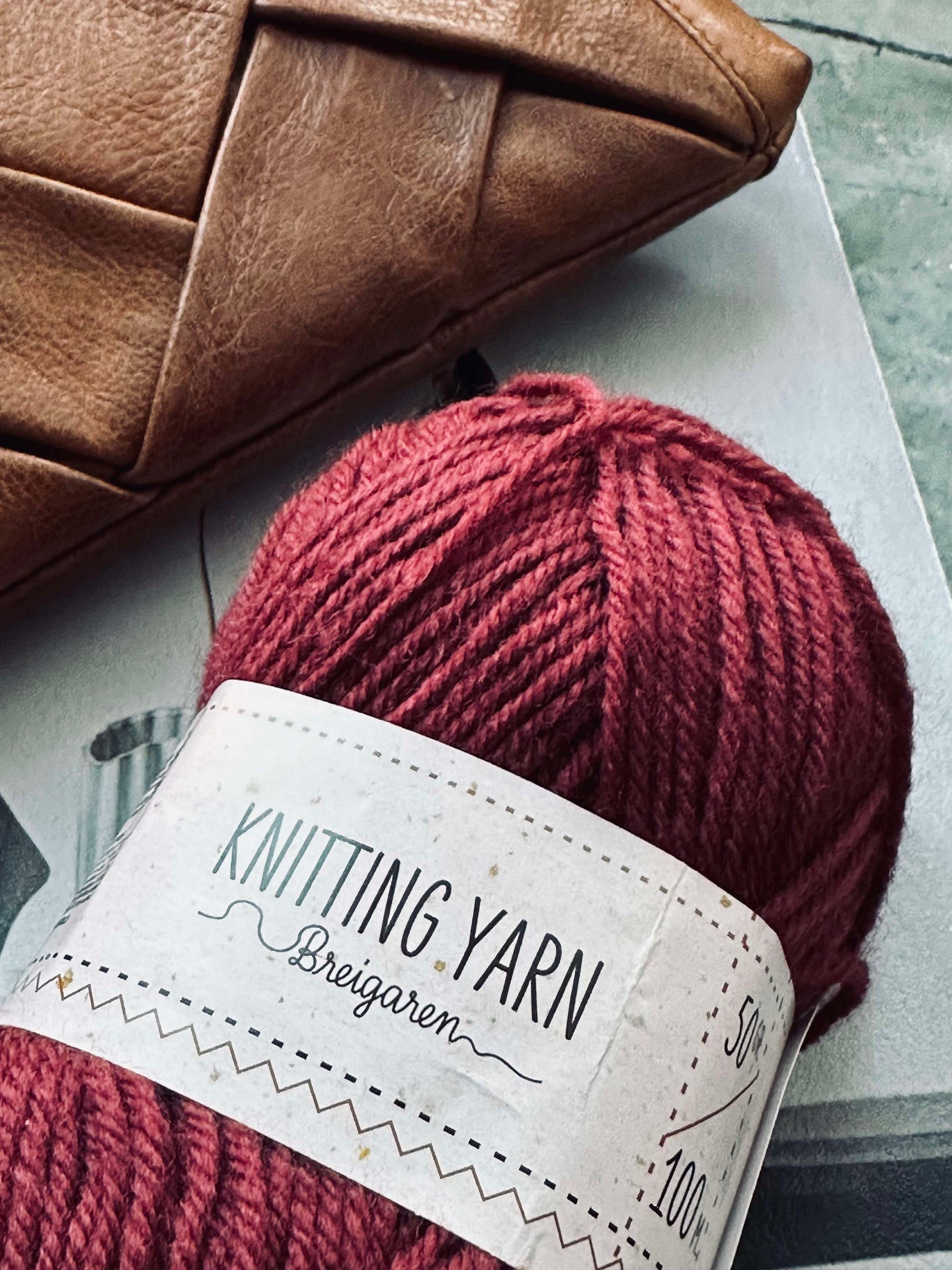 Polyestergarn 50 gram - Röd