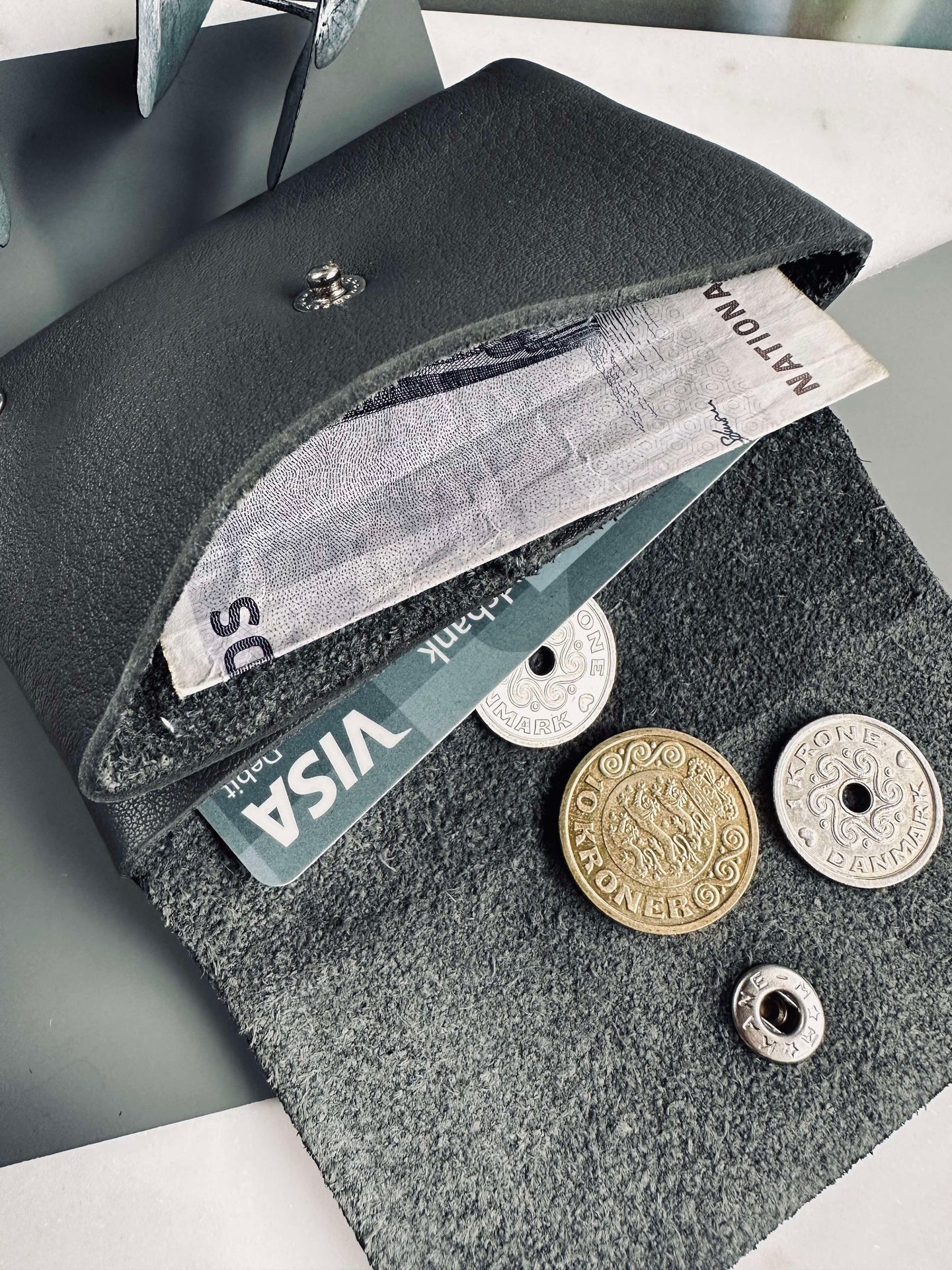 Aura liten plånbok - Svart krokodil