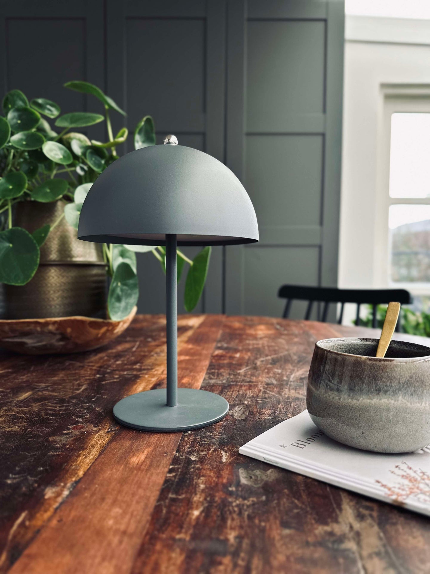 LED touch bordslampa, beige och grå