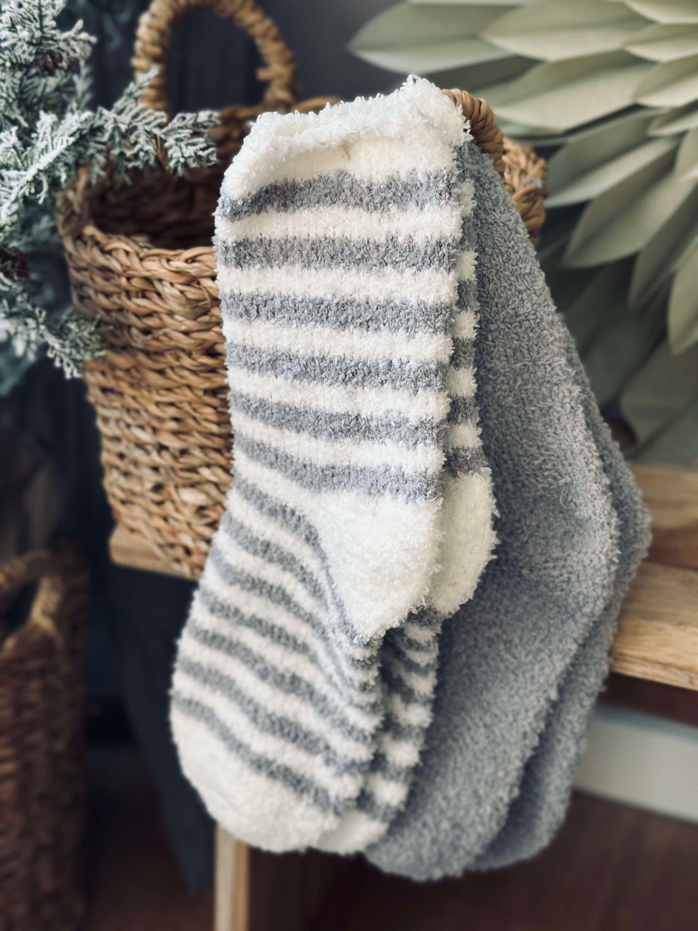 Strumpor Fluffy svarta ränder - Set med 2 par