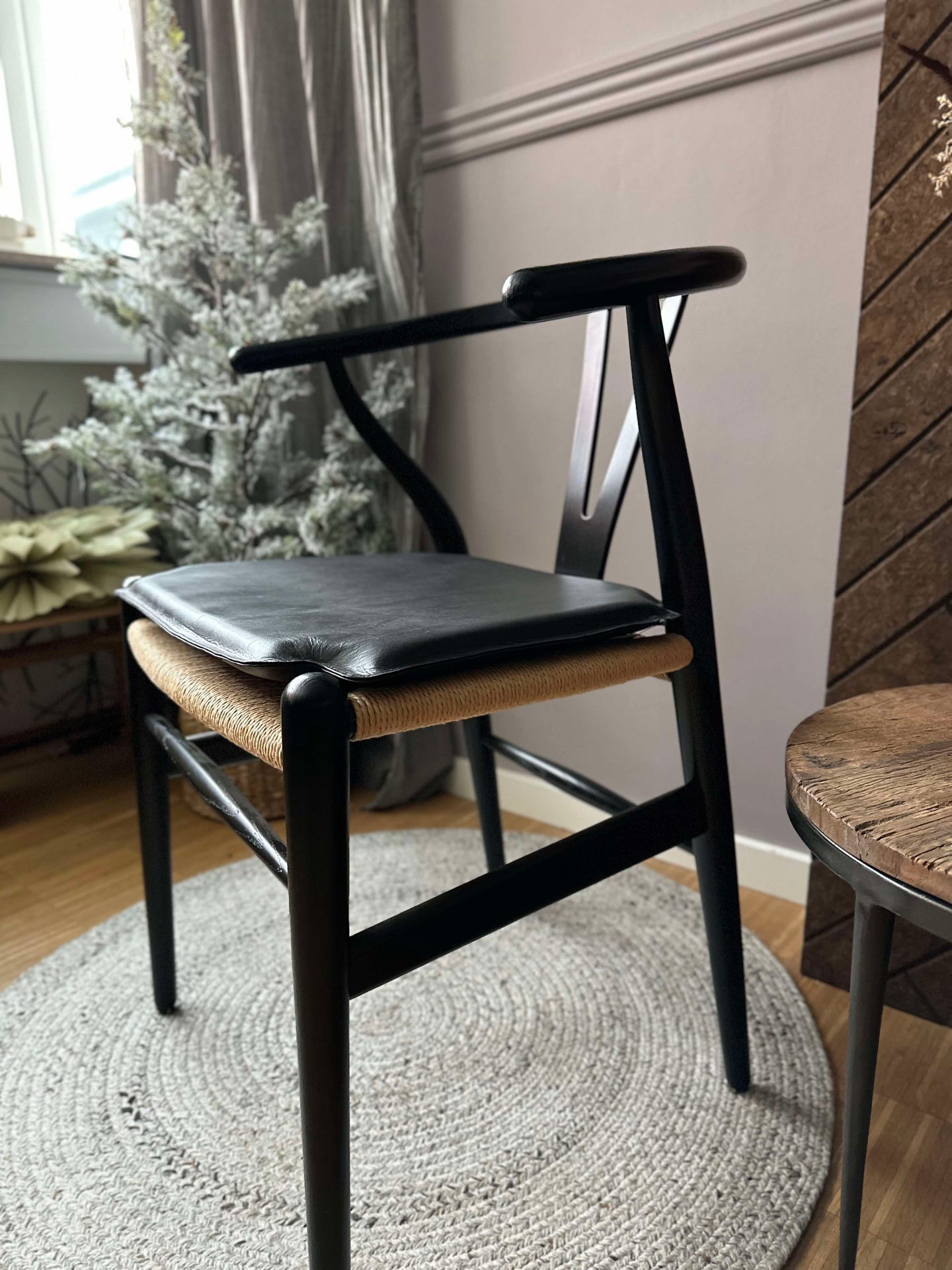 Svart skinnsits - Passar till Y-stol