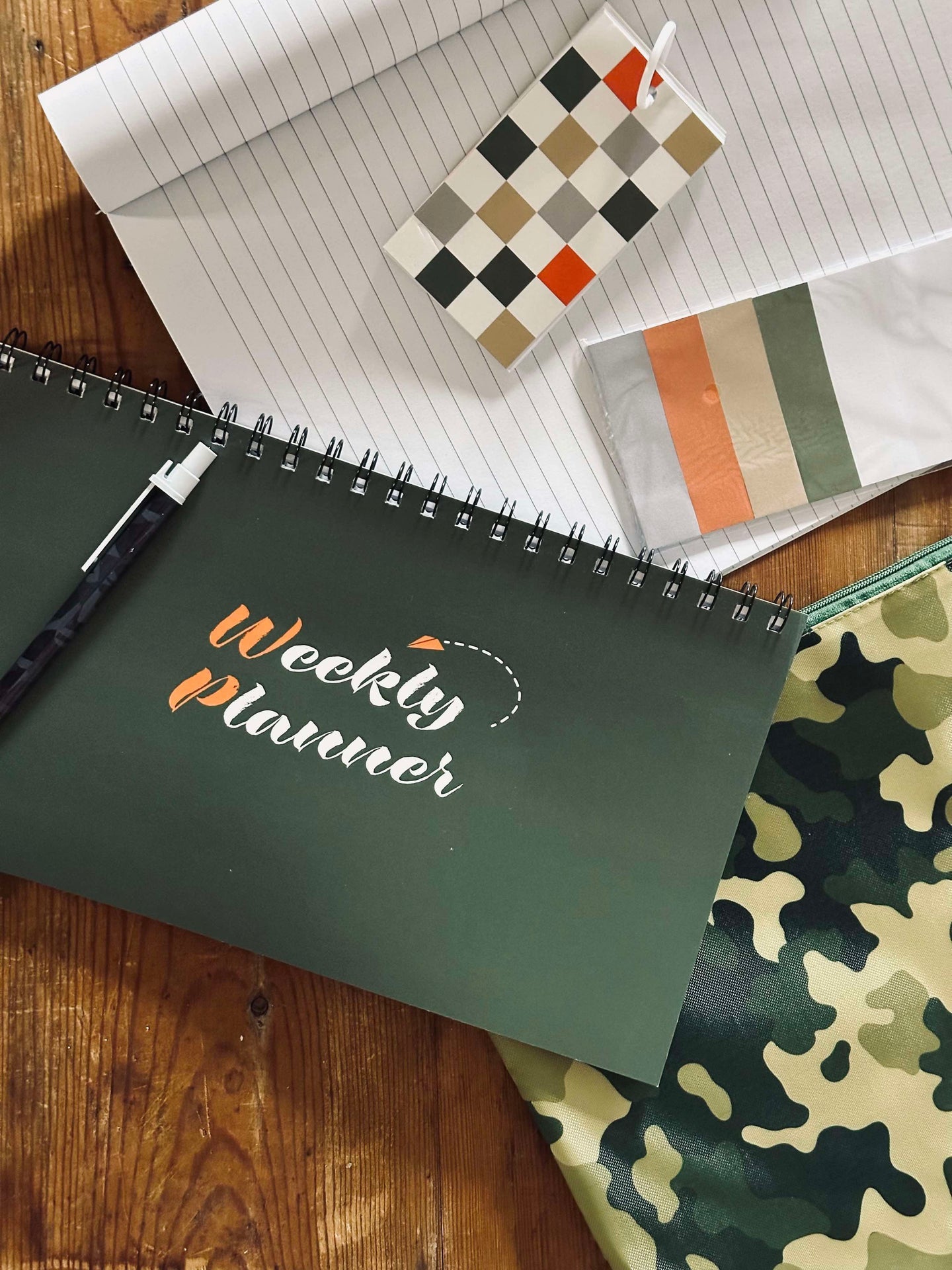 Set med anteckningsböcker och väska - Army