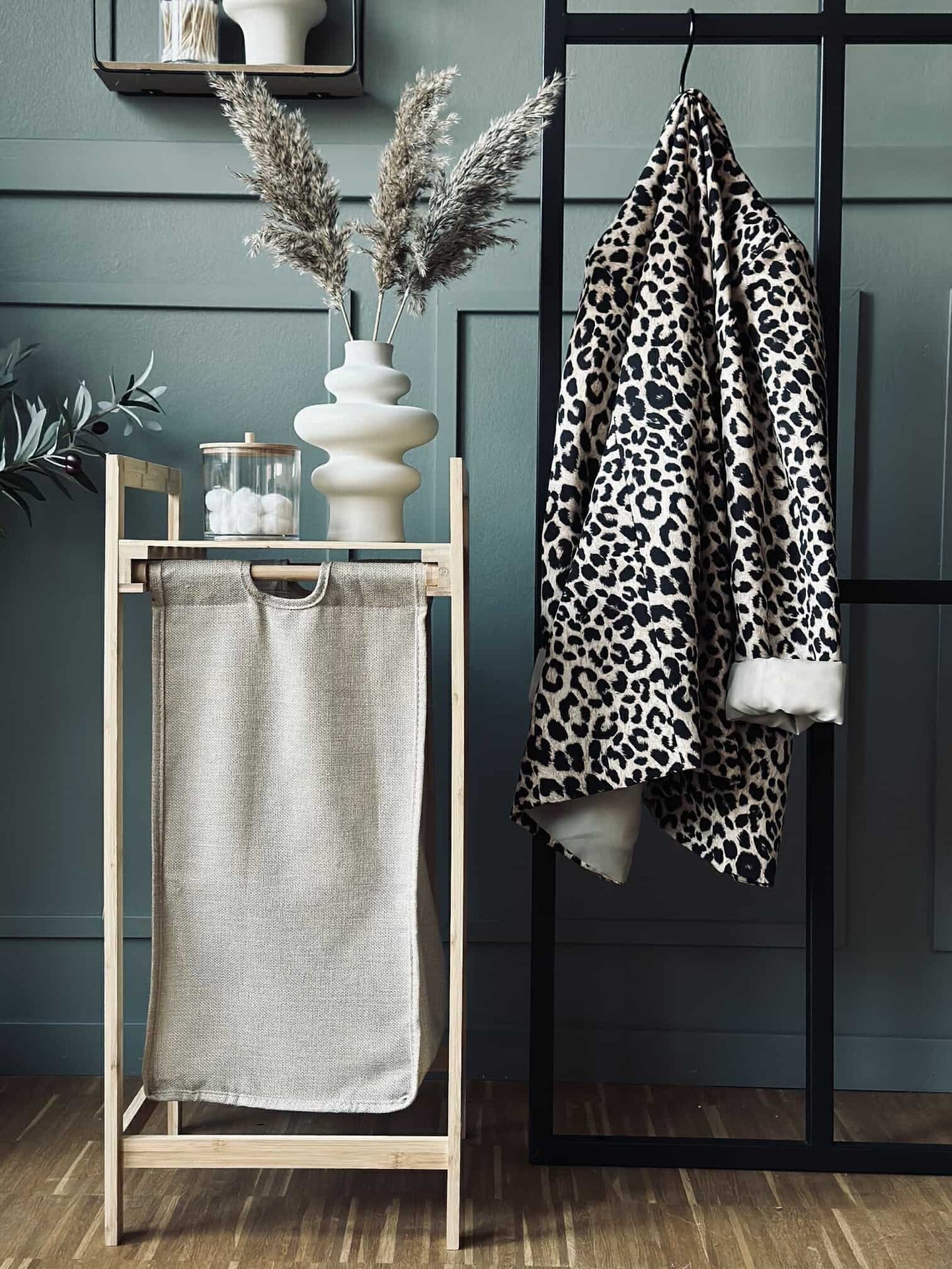 Tvättkorg med utdrag