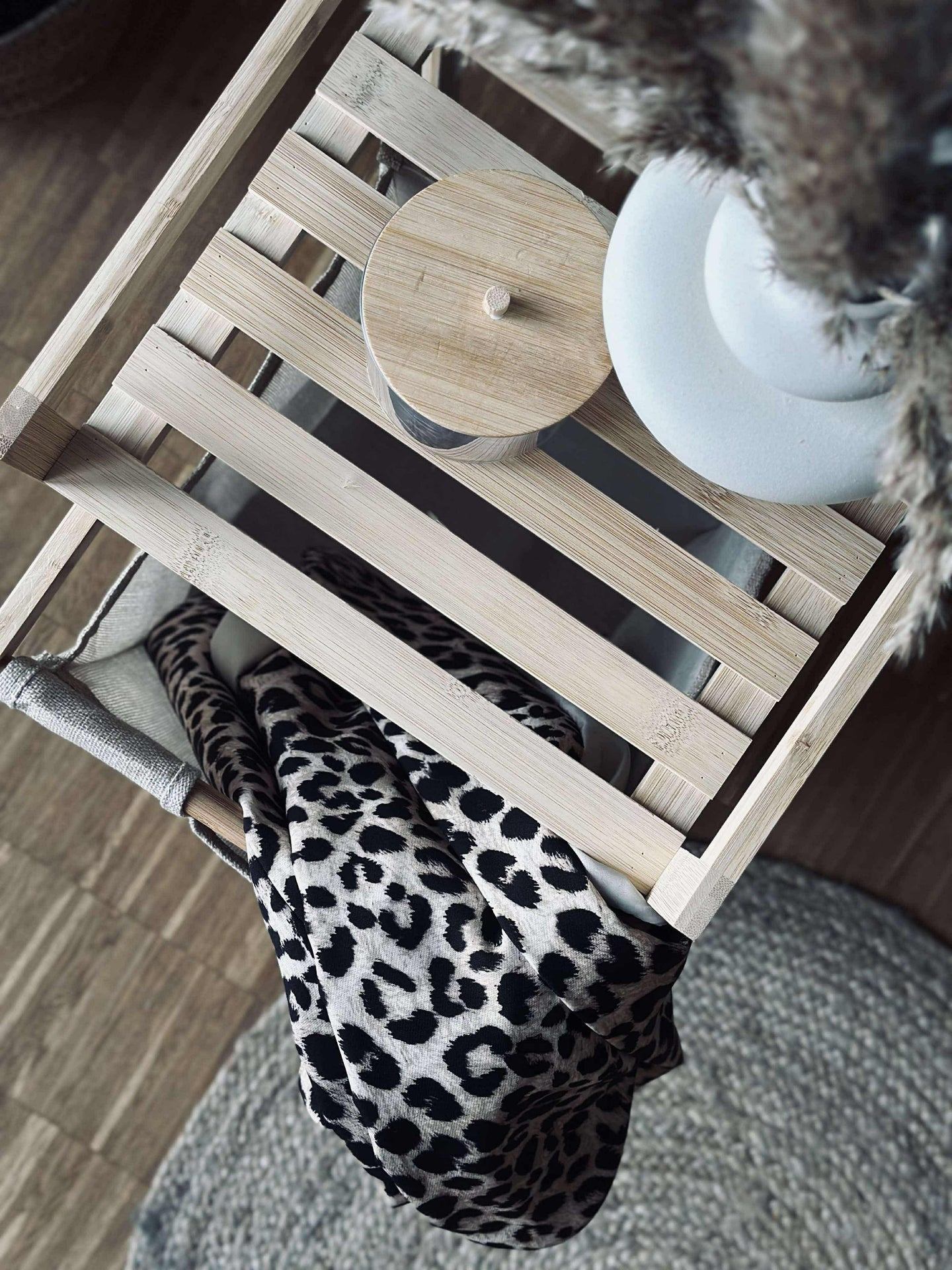 Tvättkorg med utdrag