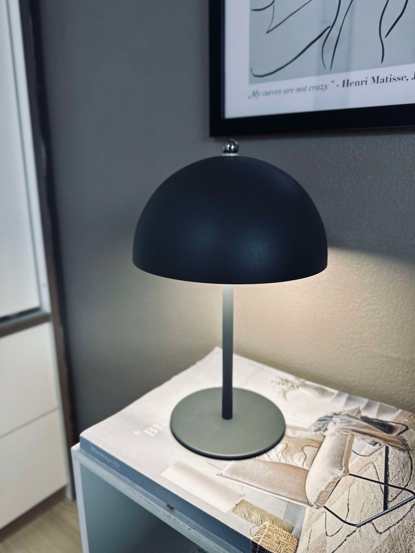 LED touch bordslampa, beige och grå