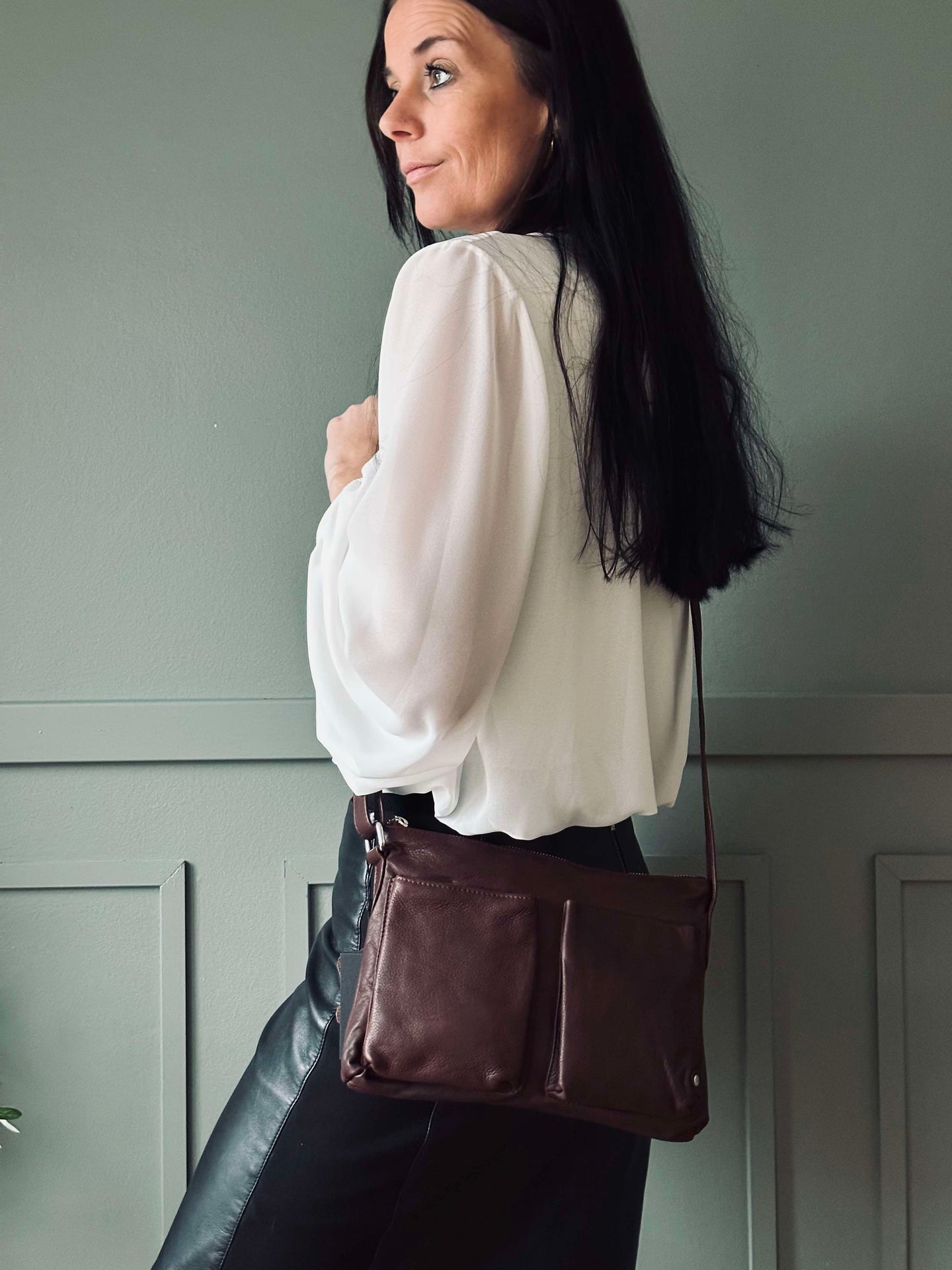 Blus m. Rosett - White
