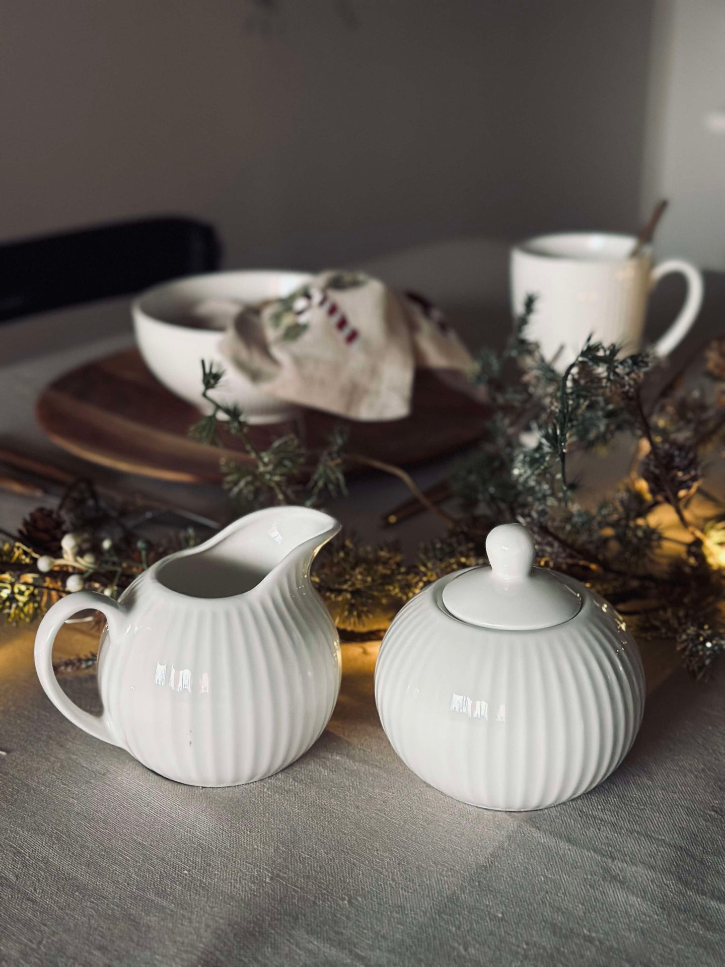 Räfflad Mjölkkanna - Porslin