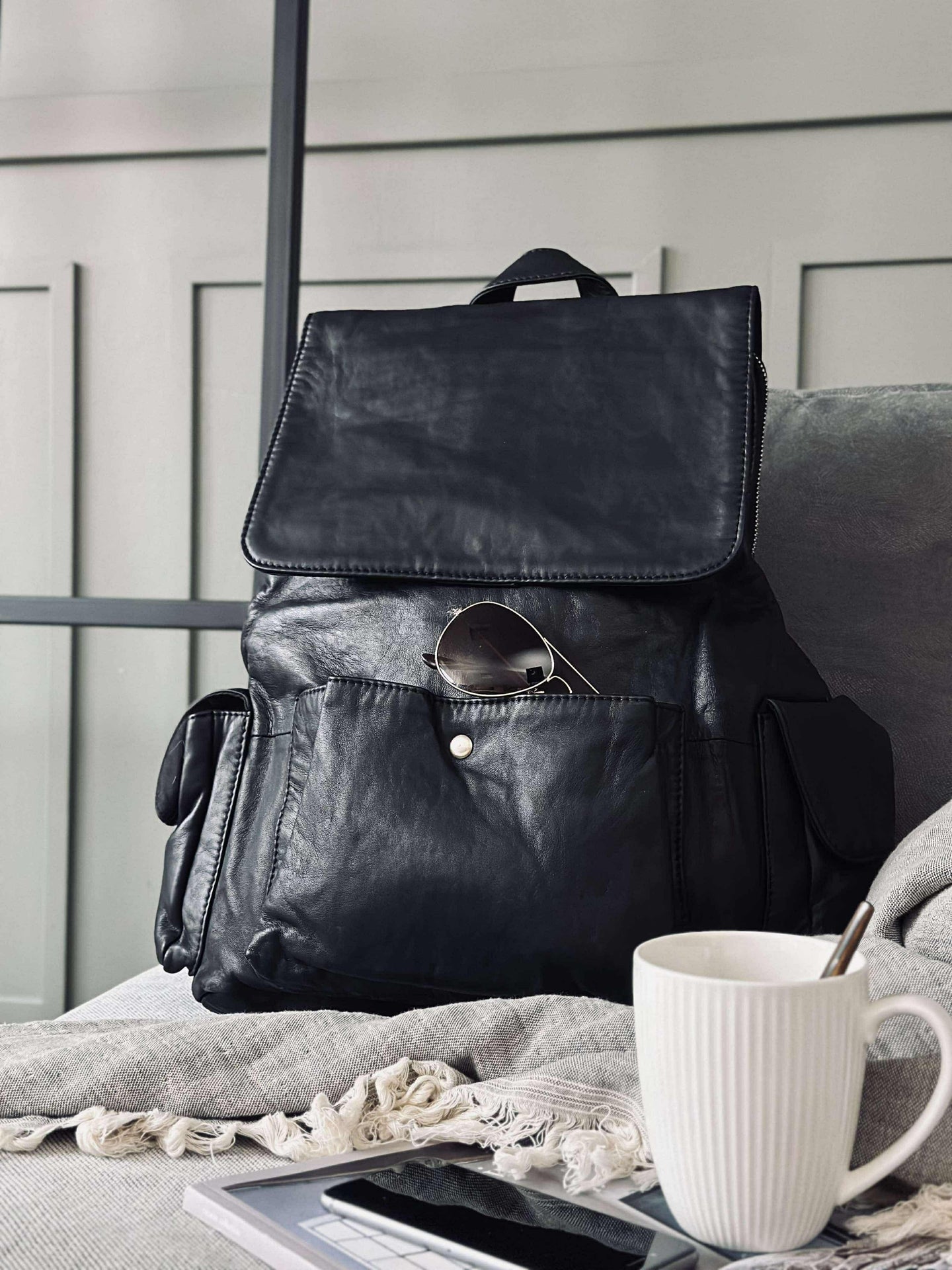Ryggsäck cool design – Mjukt lammskinn svart