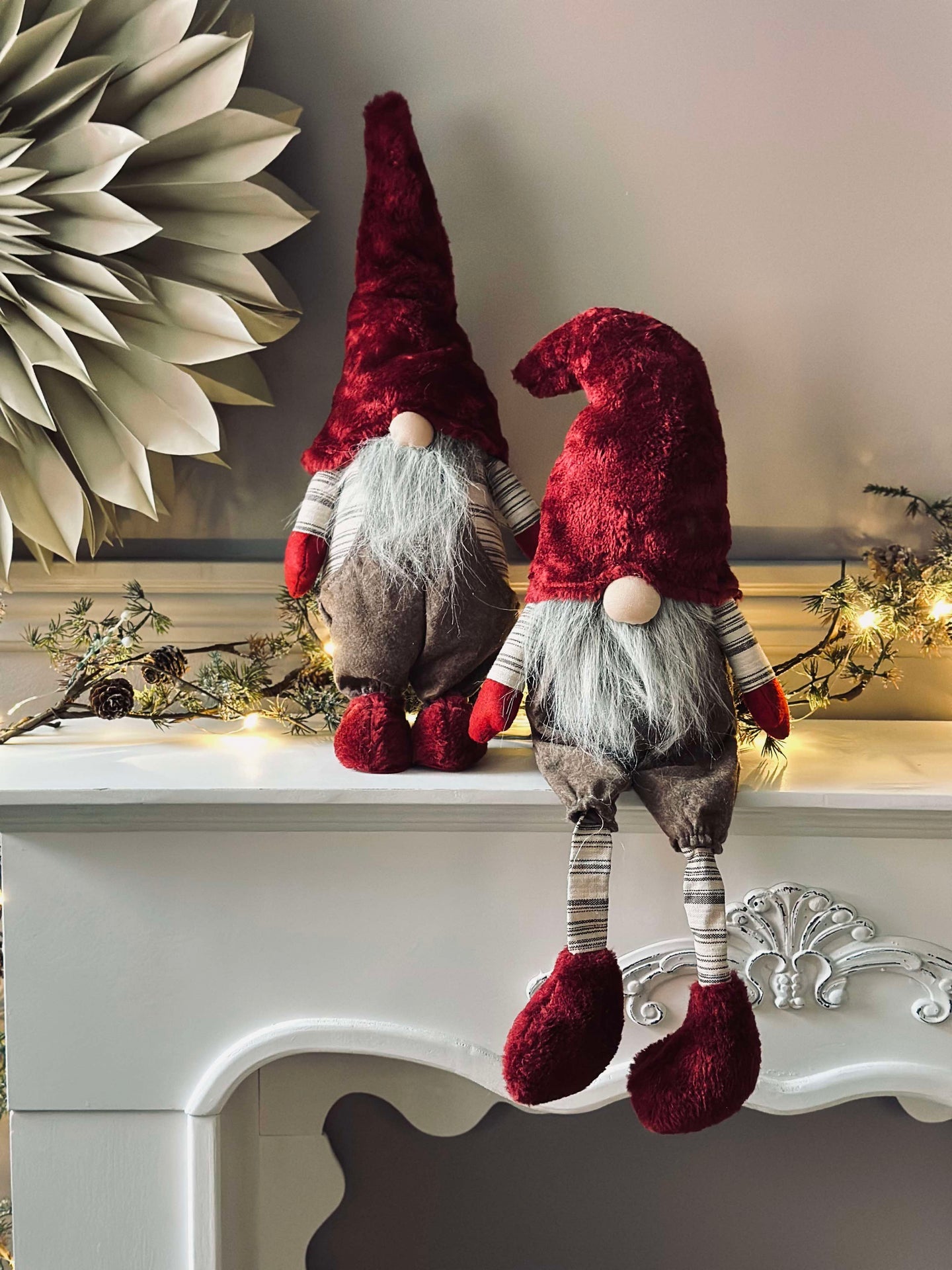 Tomte med dinglande ben