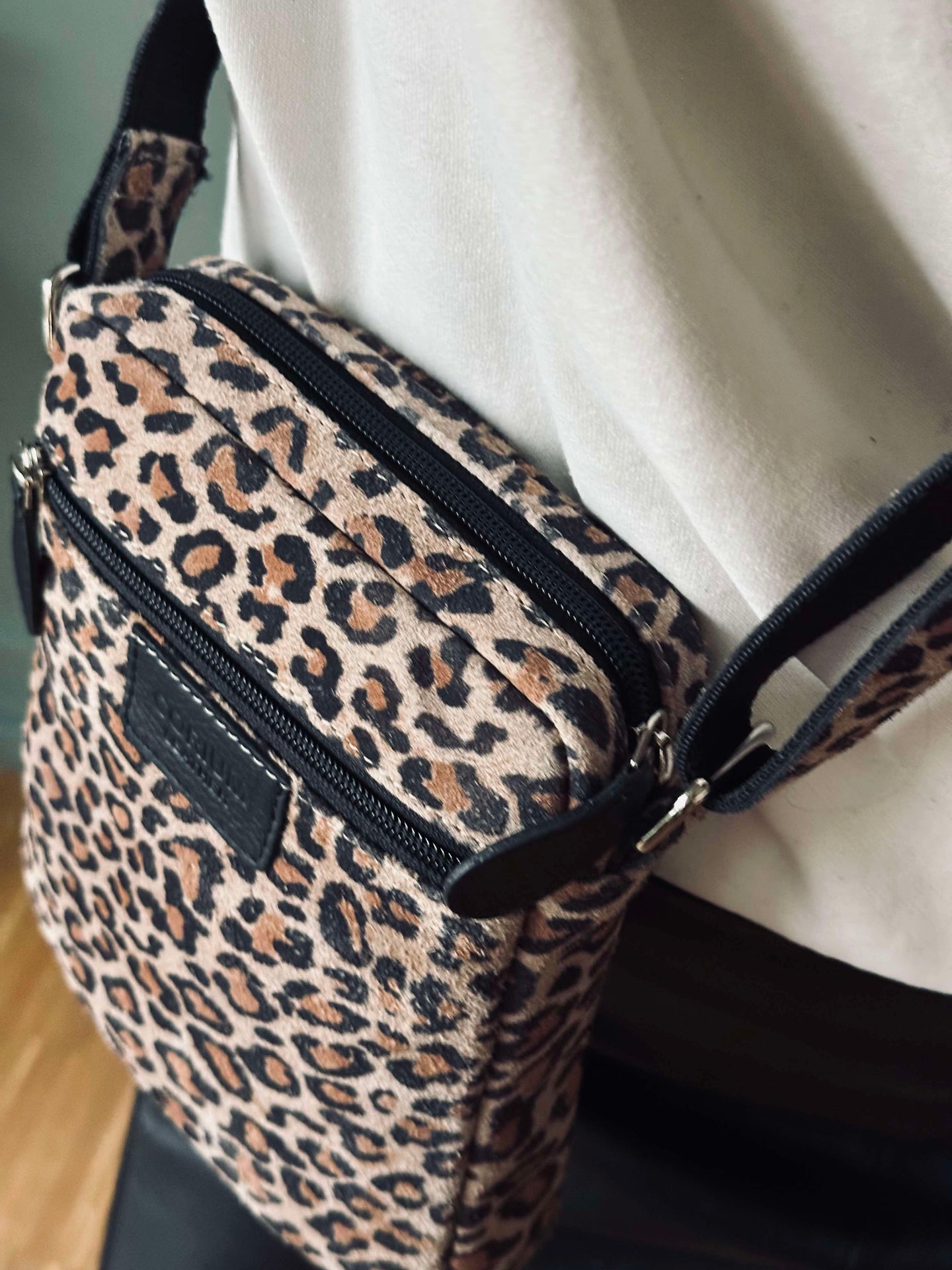 Mobilväska / Crossover Daily Leopard