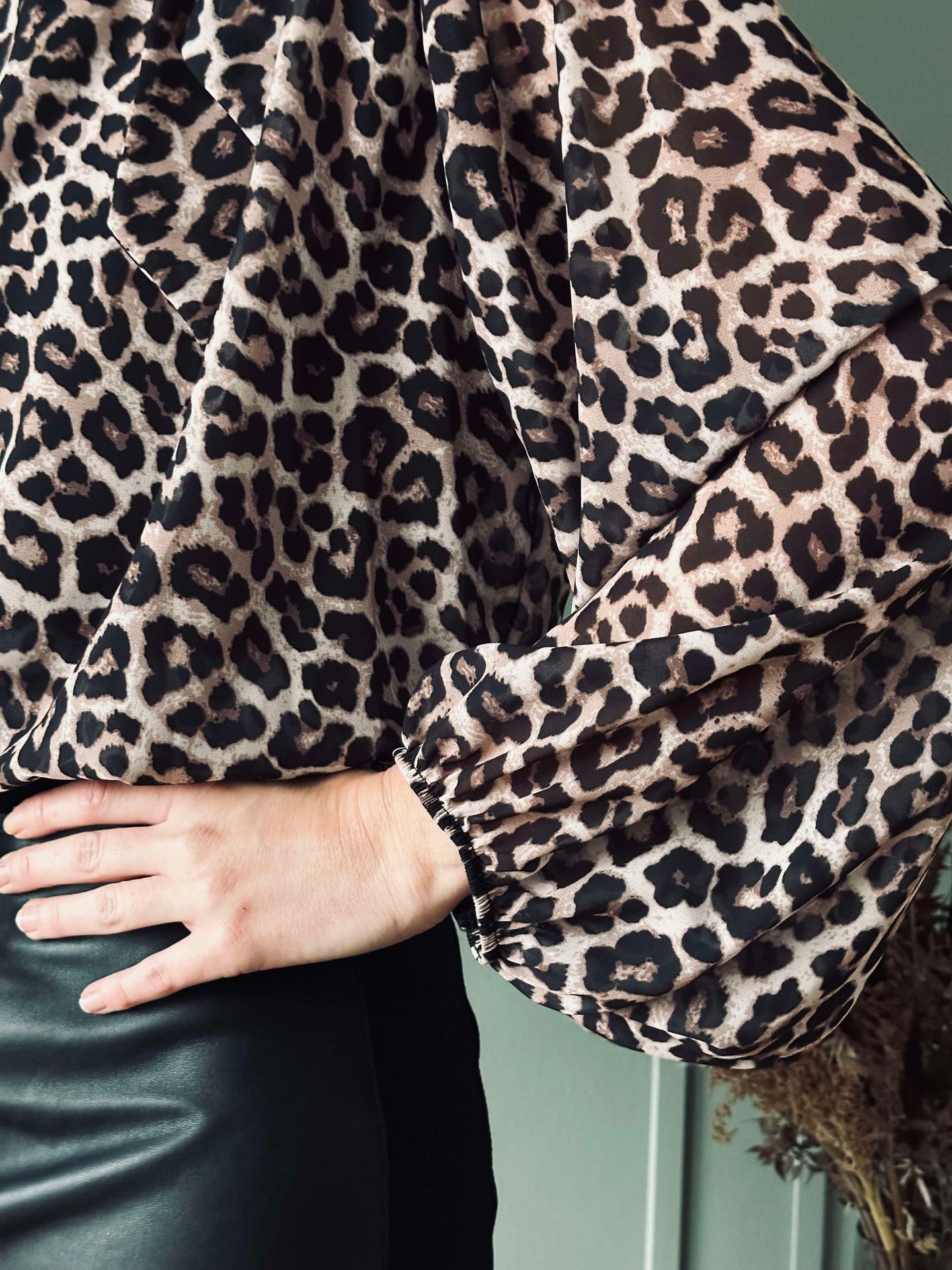 Blus med rosett - Leopard