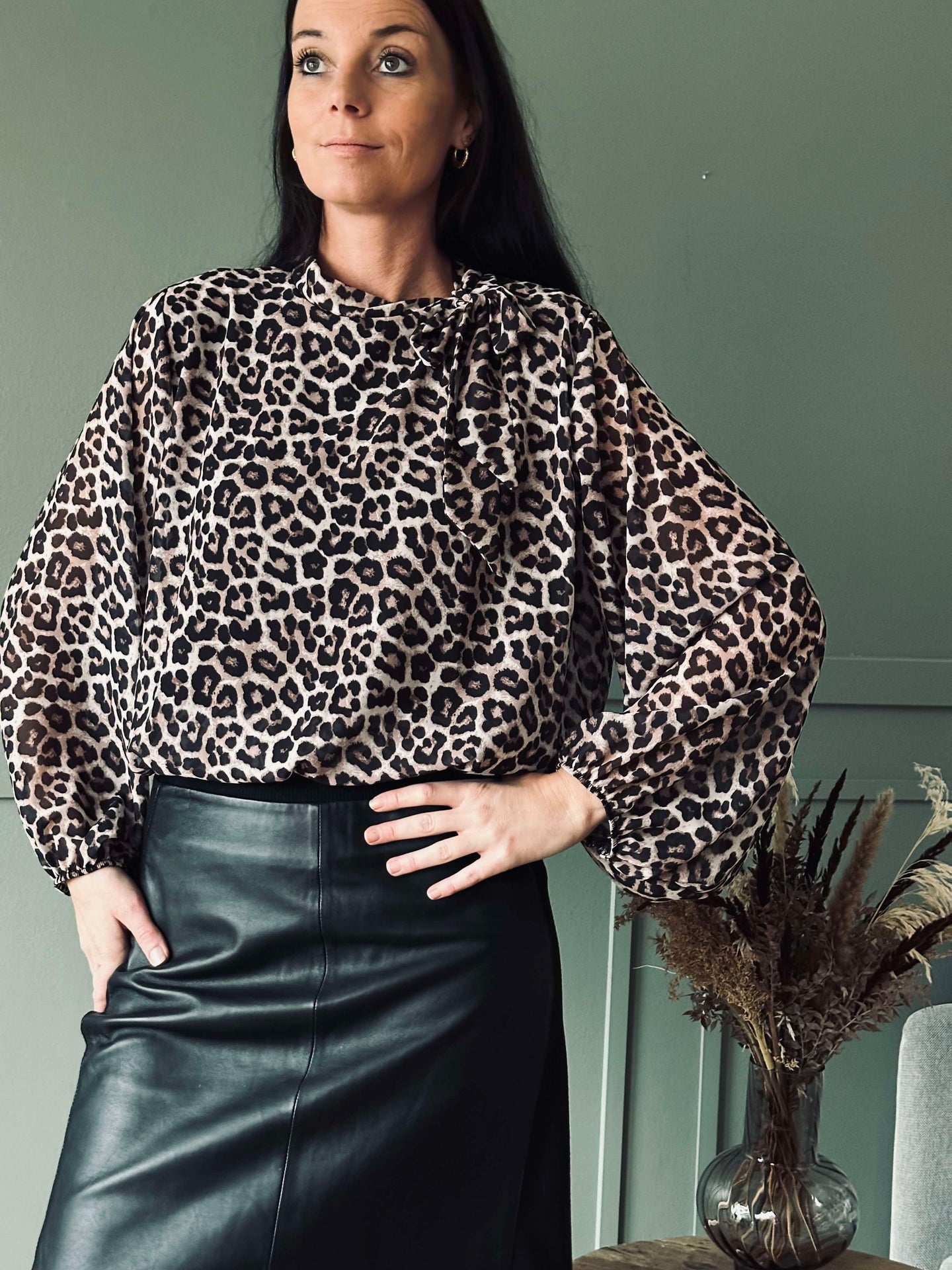 Blus med rosett - Leopard