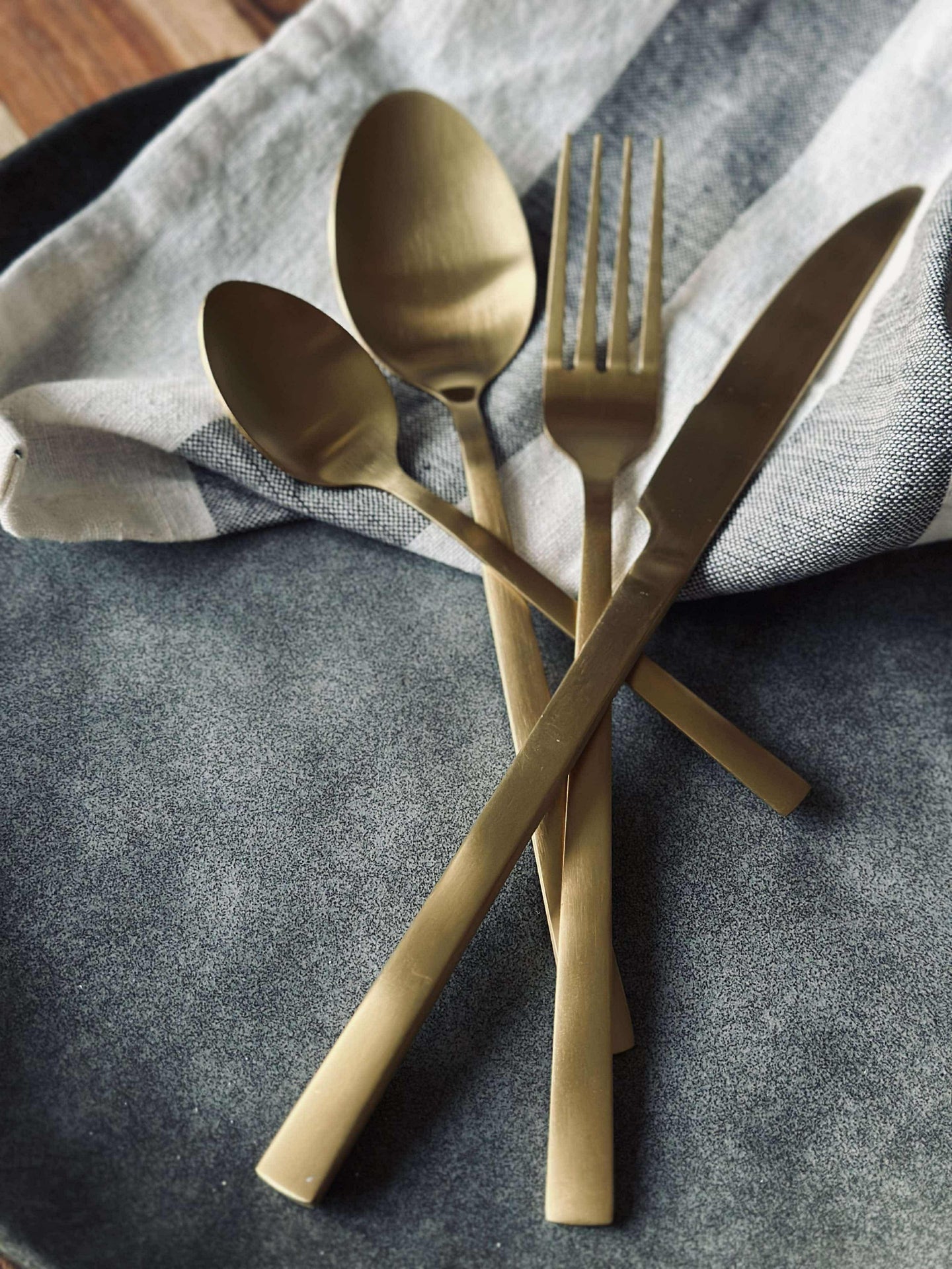 Bestick för 4 personer - Classic Guld