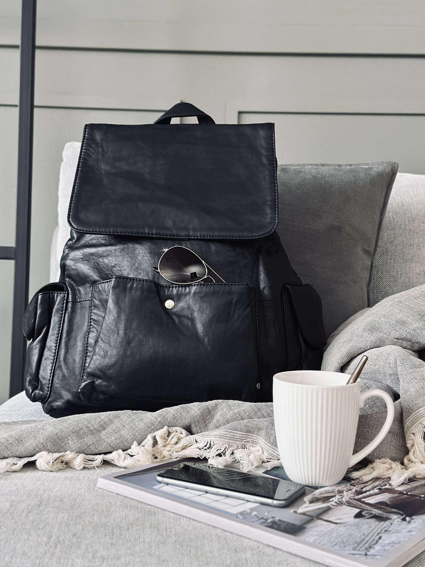 Ryggsäck cool design – Mjukt lammskinn svart