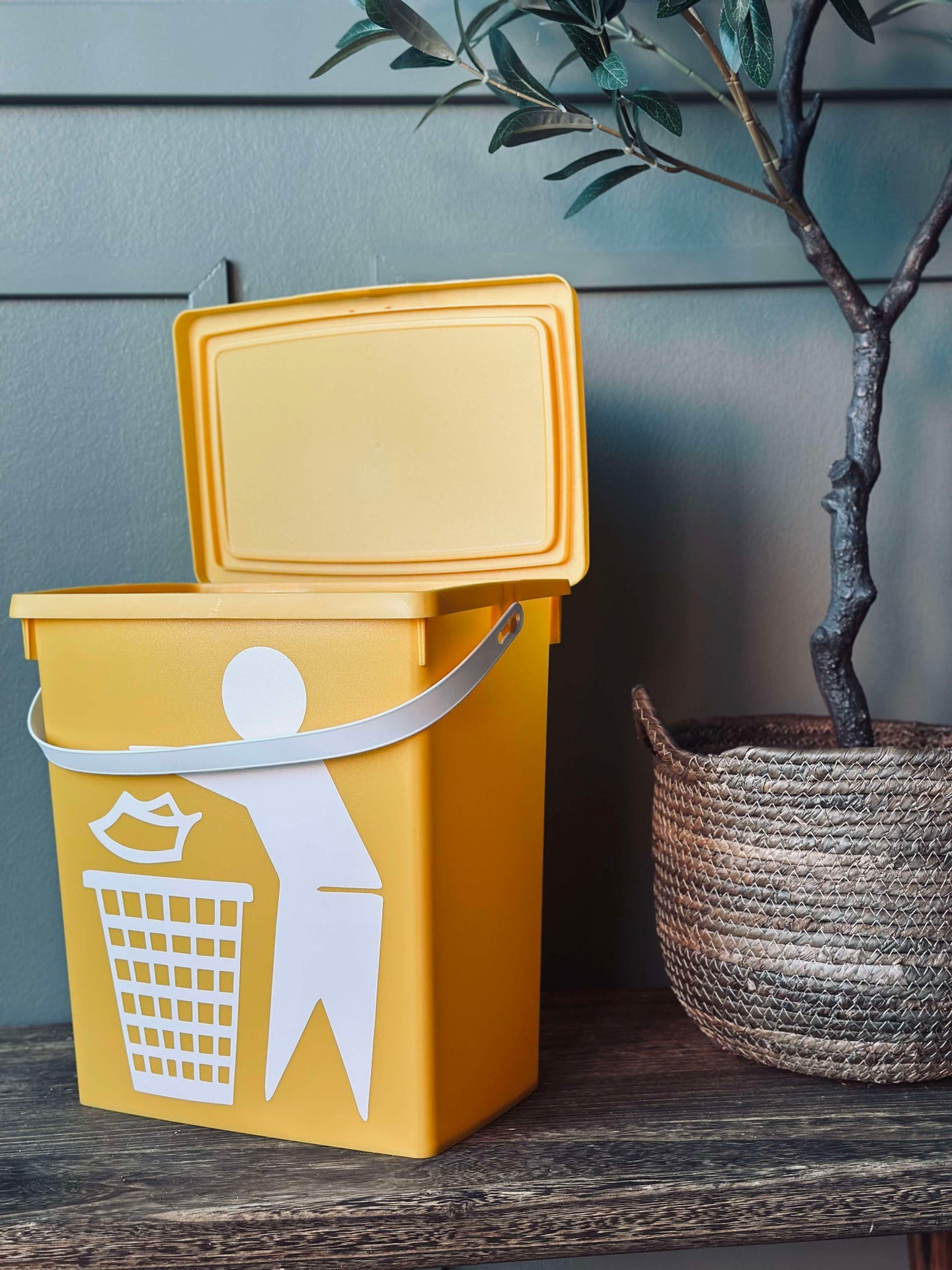 BIO Hink med lock 12 liter - GUL