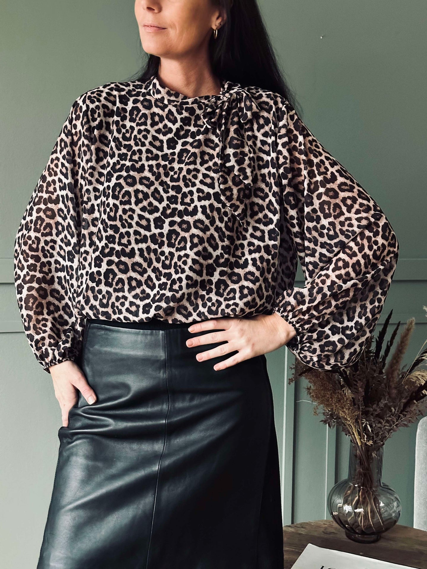 Blus med rosett - Leopard