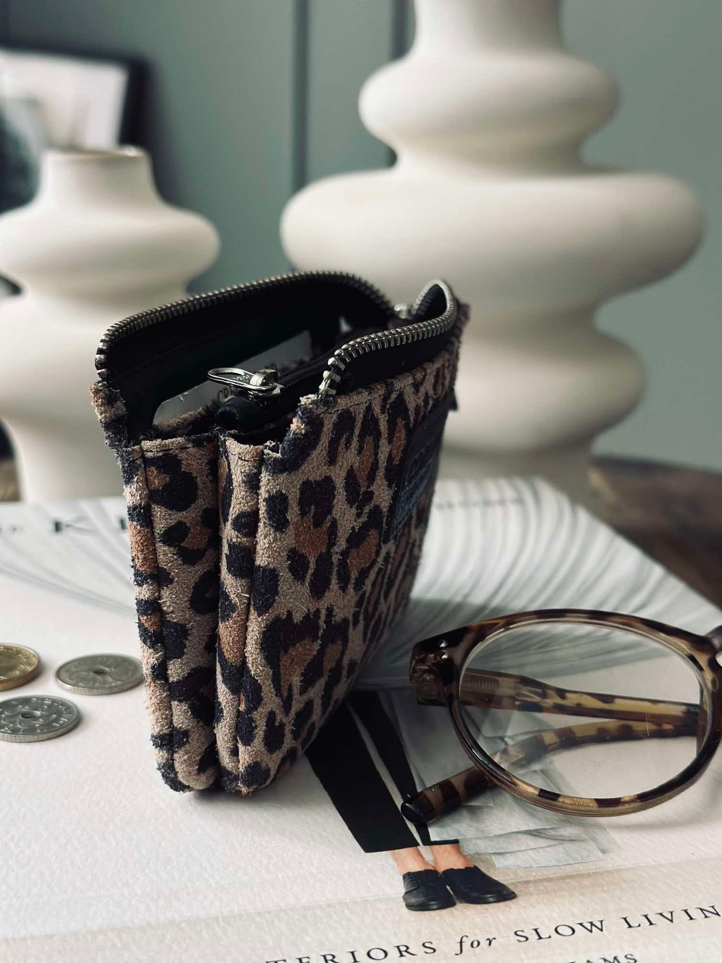 Plånbok i mjukt ruskinn - Leopard