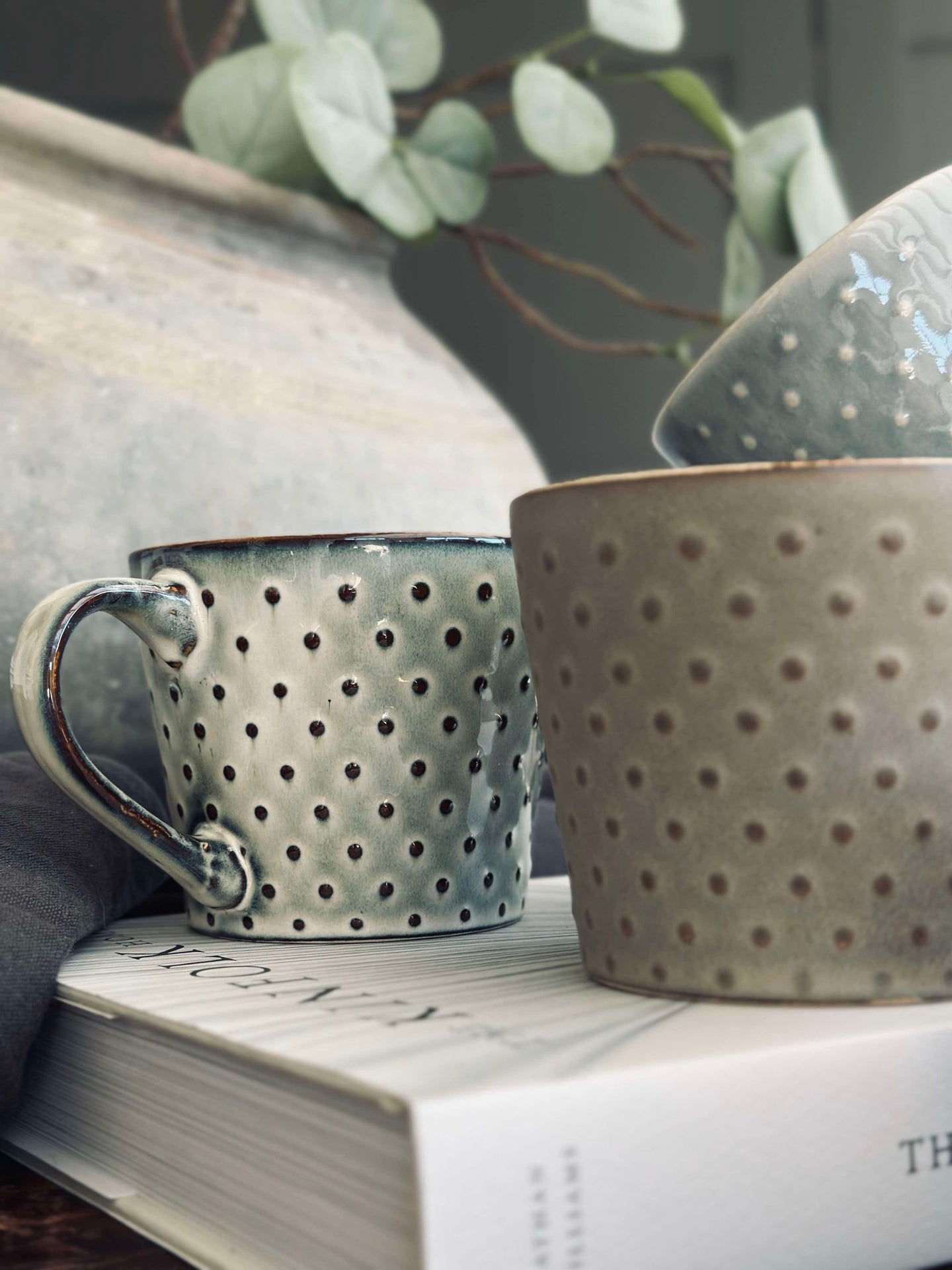 Mugg DORA Dots - Ljusgrå