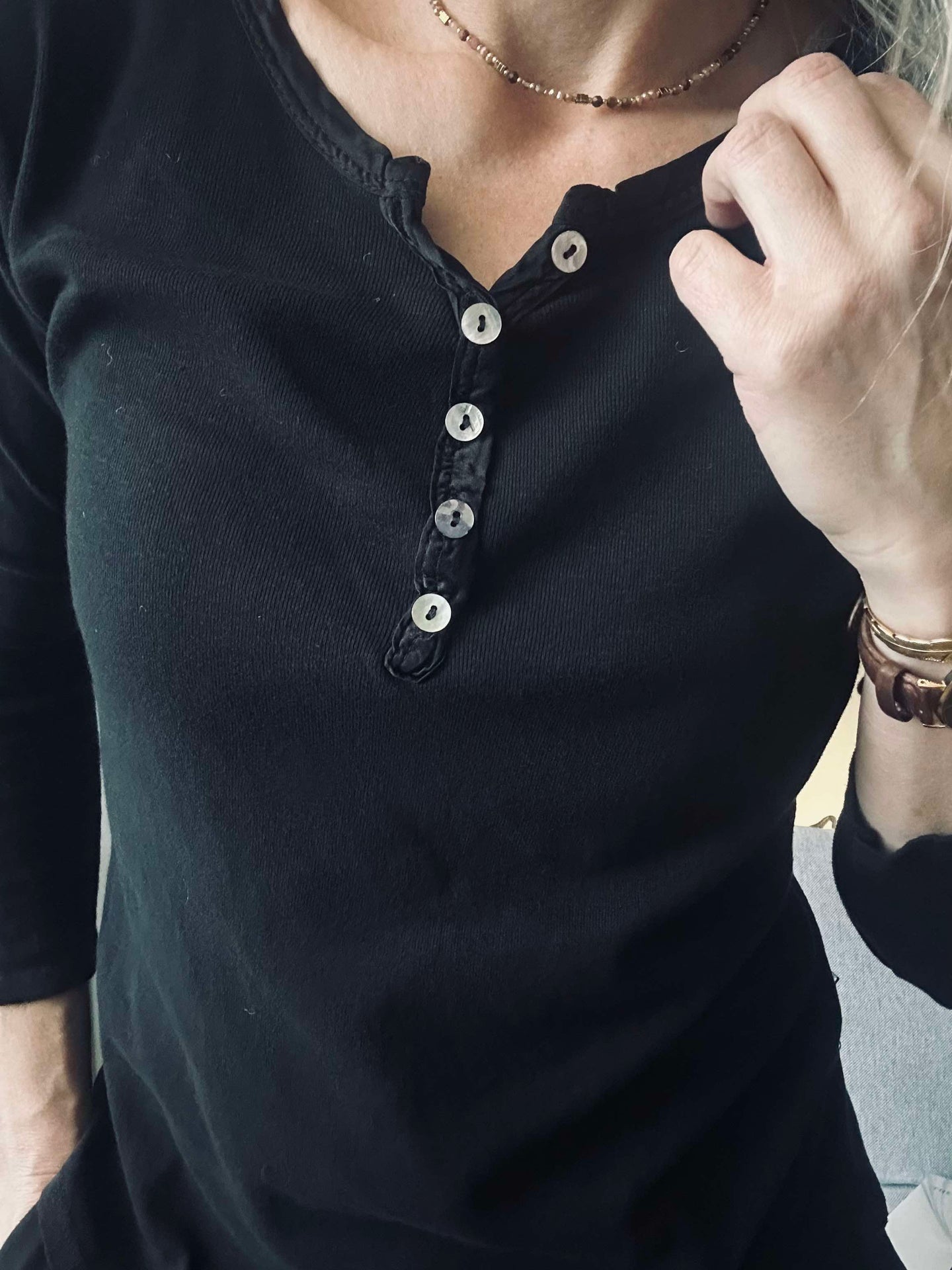 Baströja med knappar – ´Black