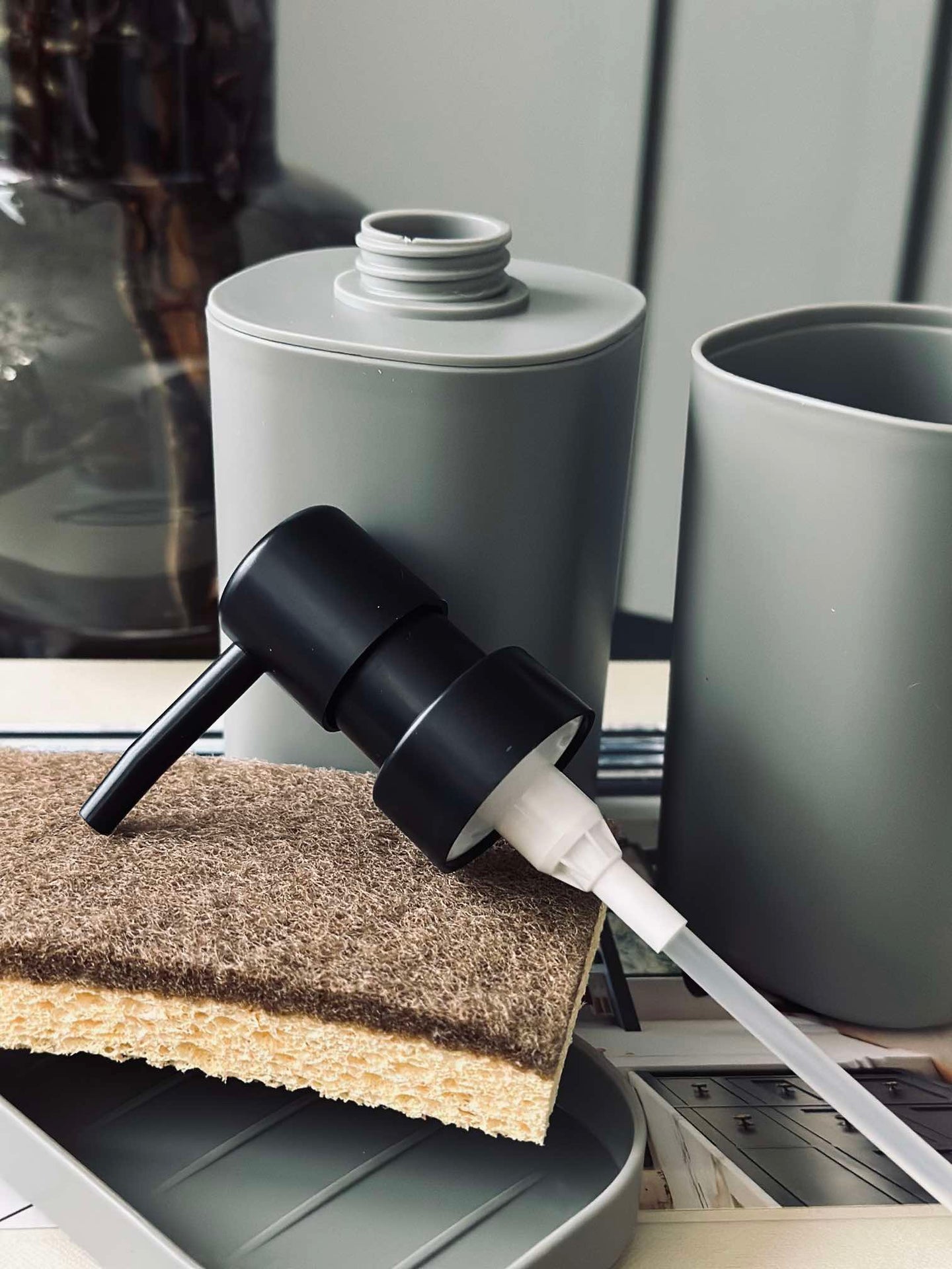 Dispenserset i grått - Set om 3 delar