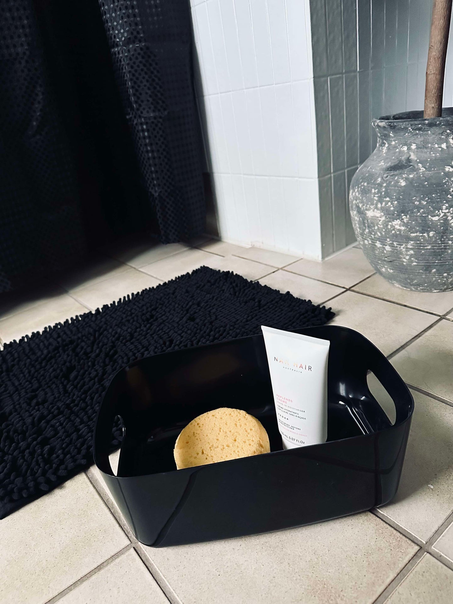 Badrumssats: Duschdraperi & badmatta / Svart