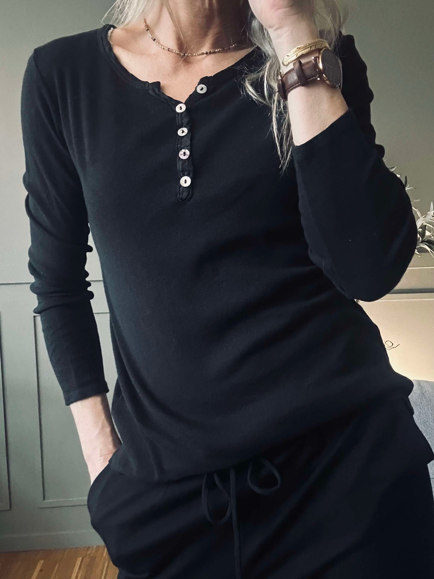 Baströja med knappar – ´Black
