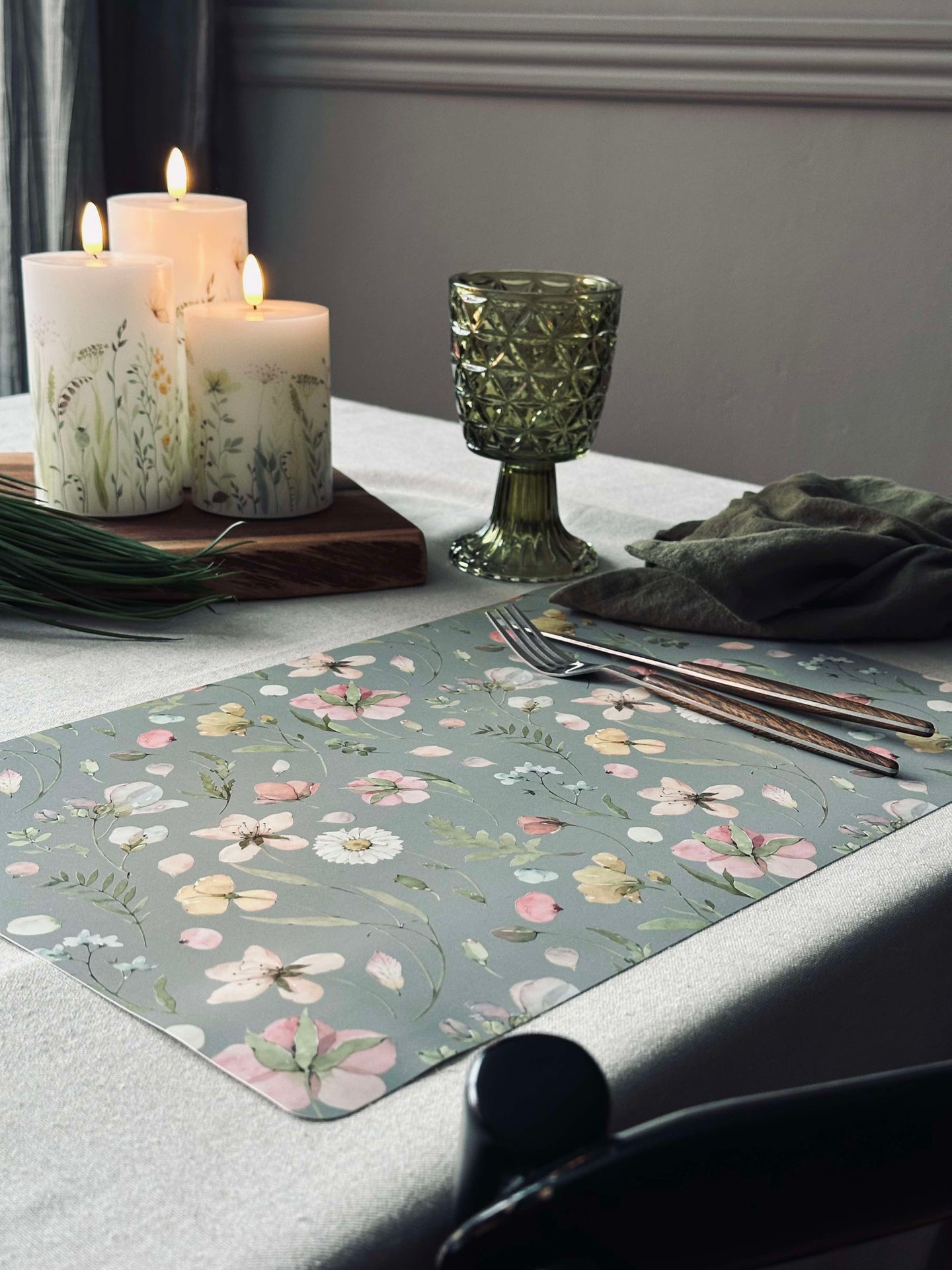 Bordsunderlägg Flora - Grå