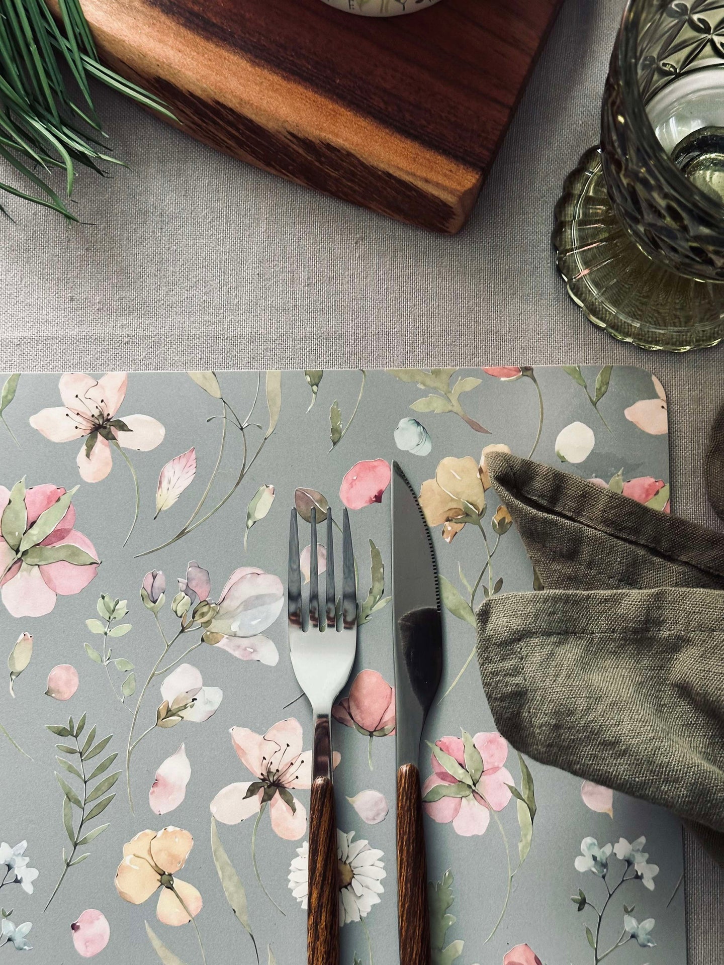 Bordsunderlägg Flora - Grå