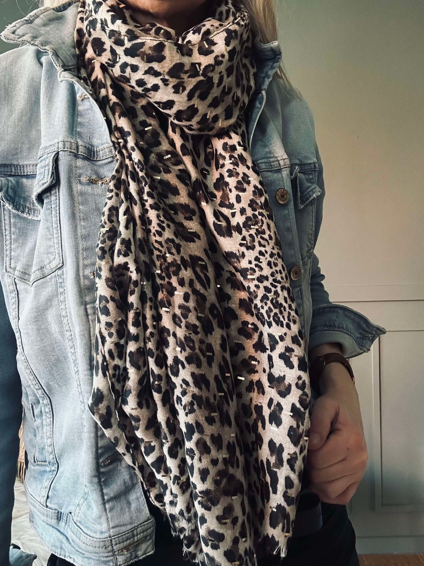 Halsduk Leopard med gulddetalj - Camel