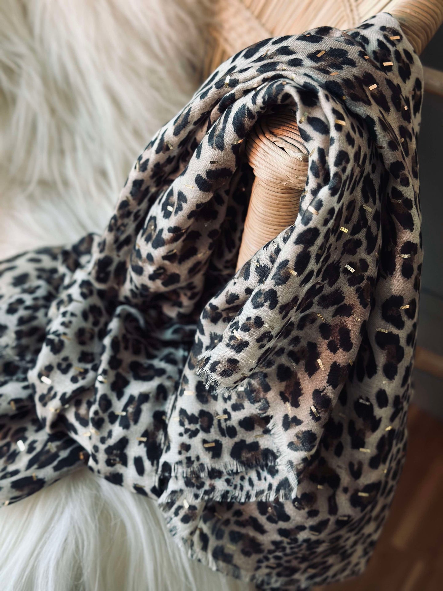 Halsduk Leopard med gulddetalj - Camel