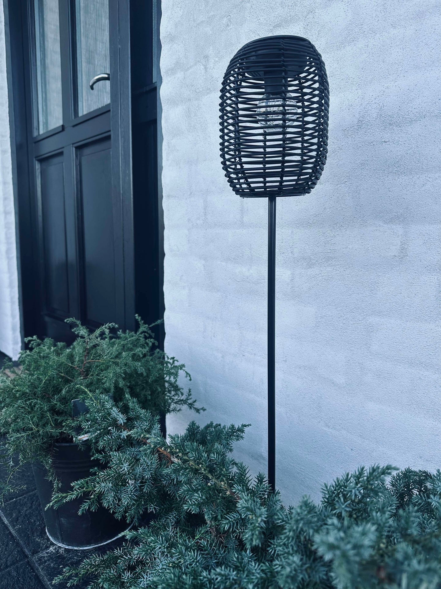 Lykta Molly svart på spjut - Solenergi