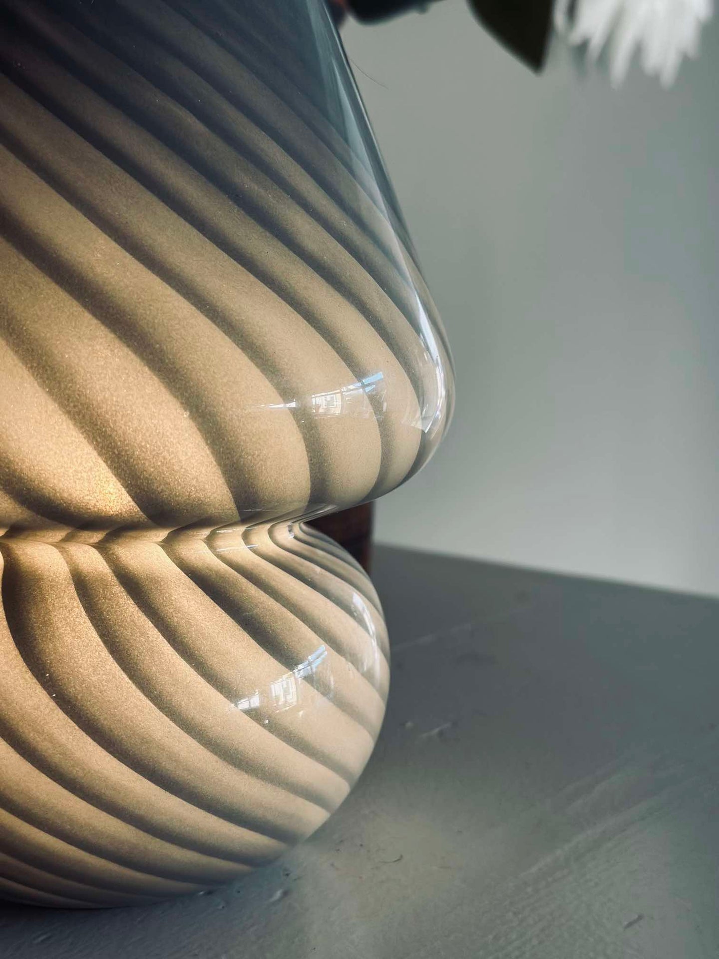 Liten Svamp - Grått munblåst glas