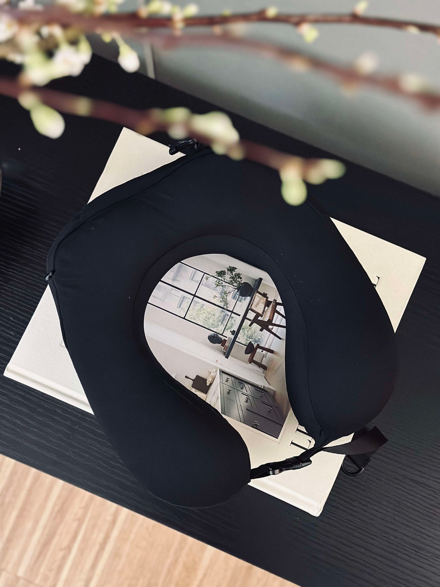 Nackkudde med memoryskum och huva