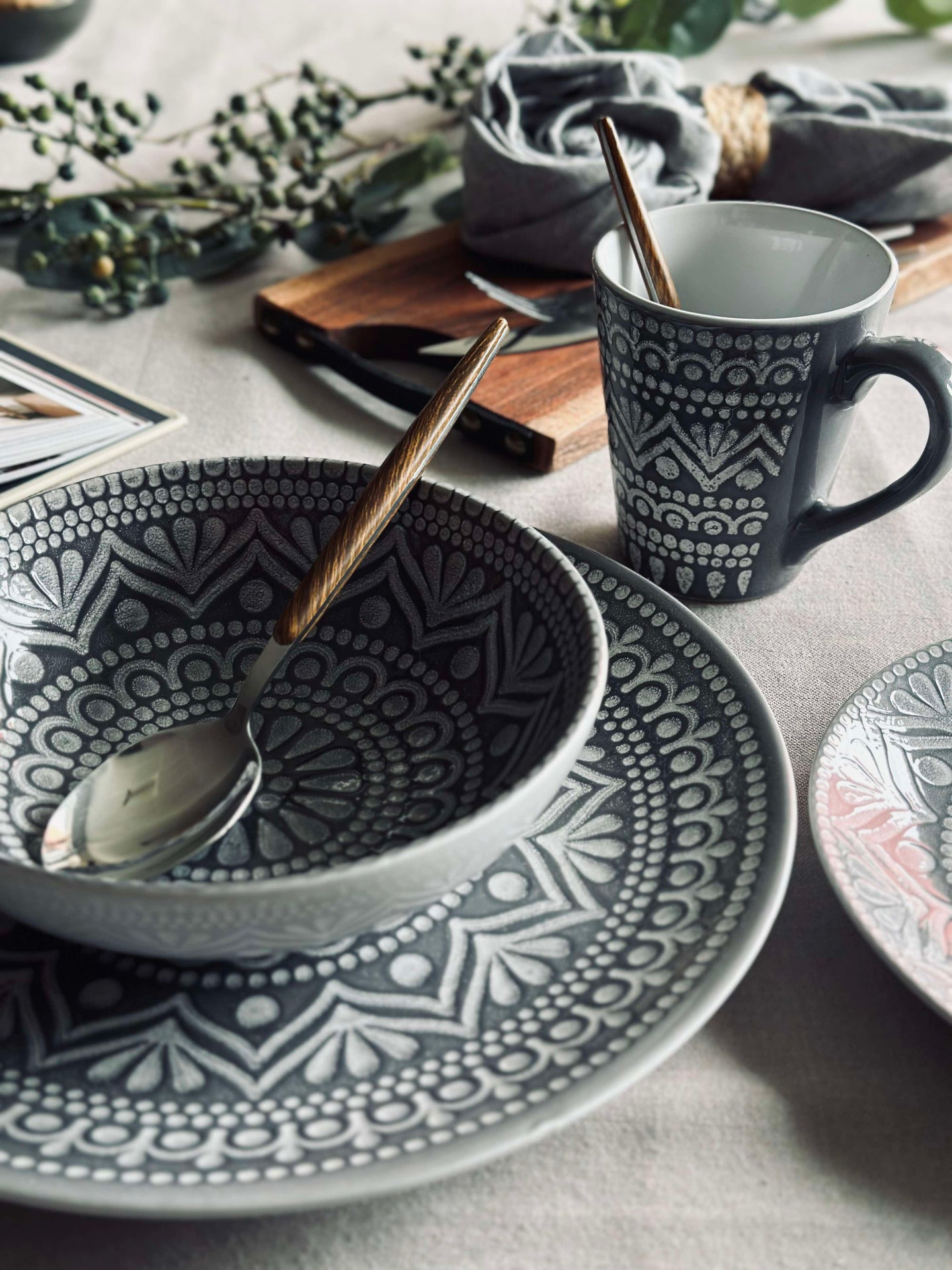 Tallrik India Stengods 27cm - Grå