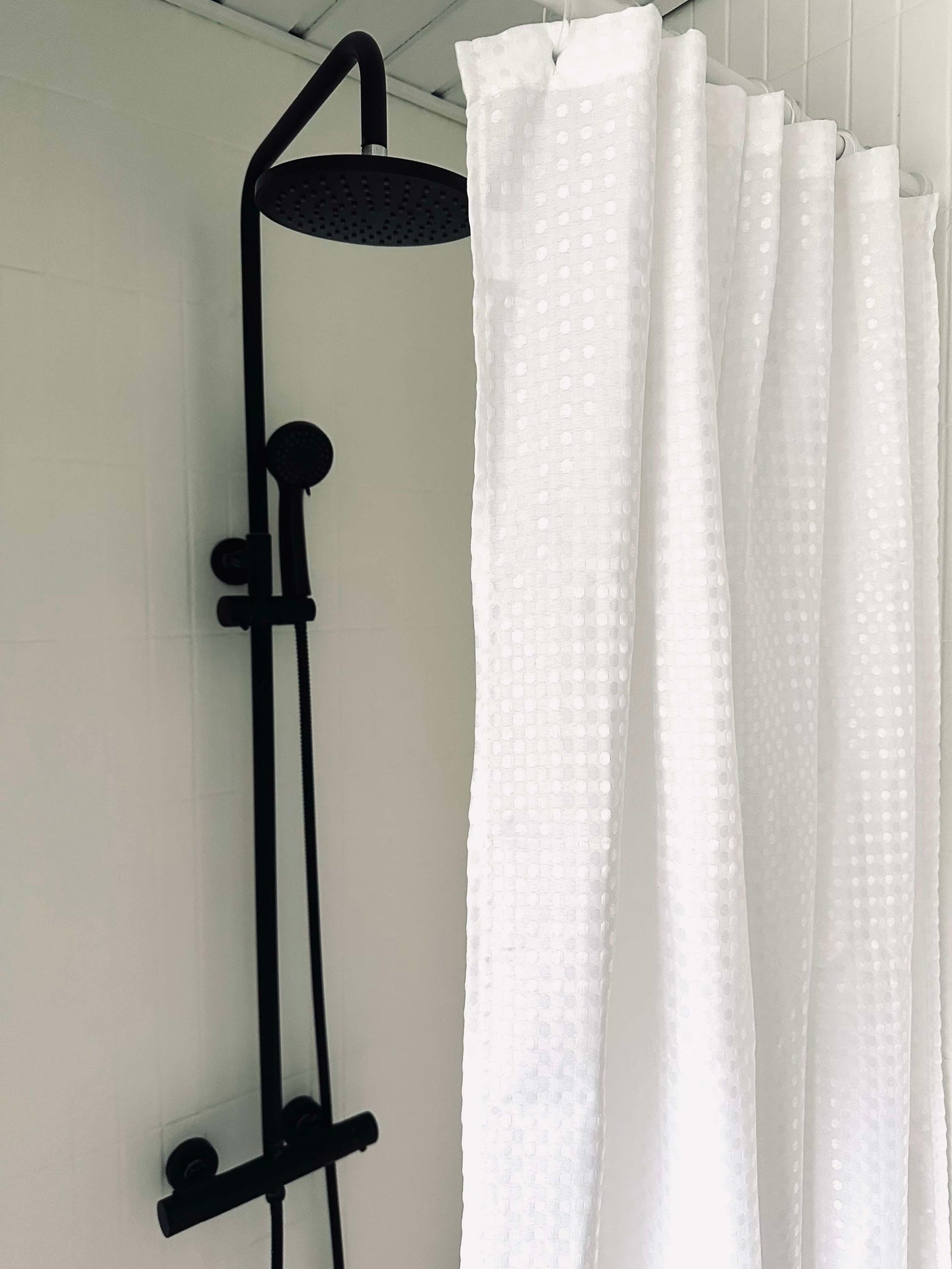 Badrumssats: Duschdraperi & badmatta / Vit