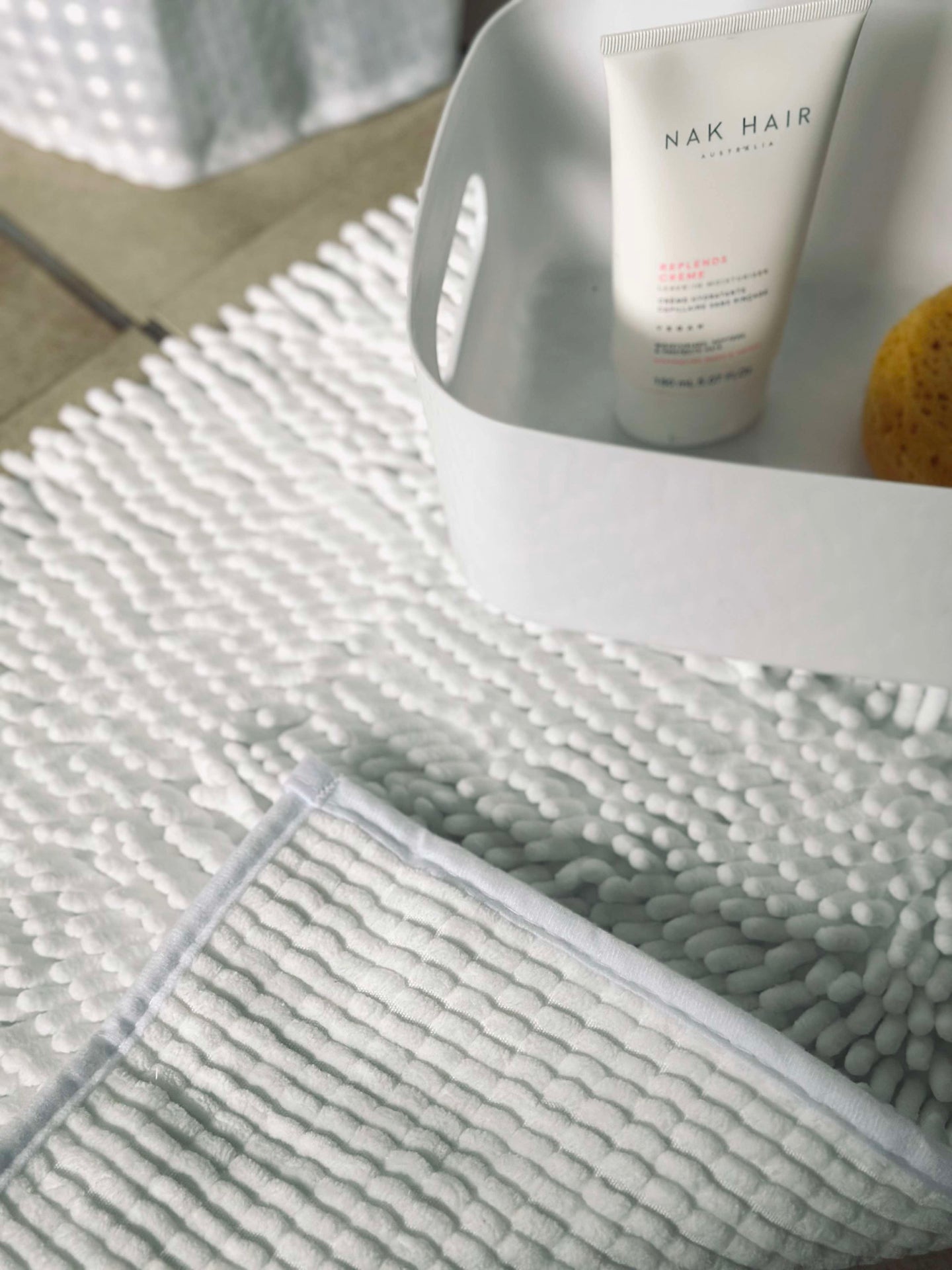 Badrumssats: Duschdraperi & badmatta / Vit