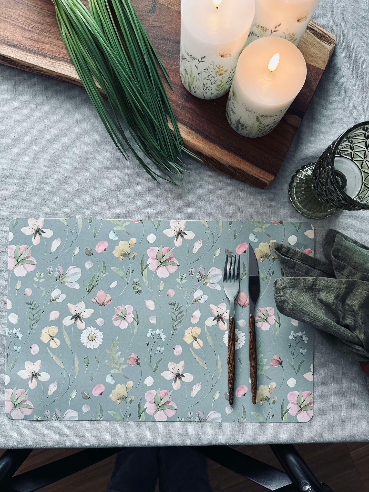 Bordsunderlägg Flora - Grå