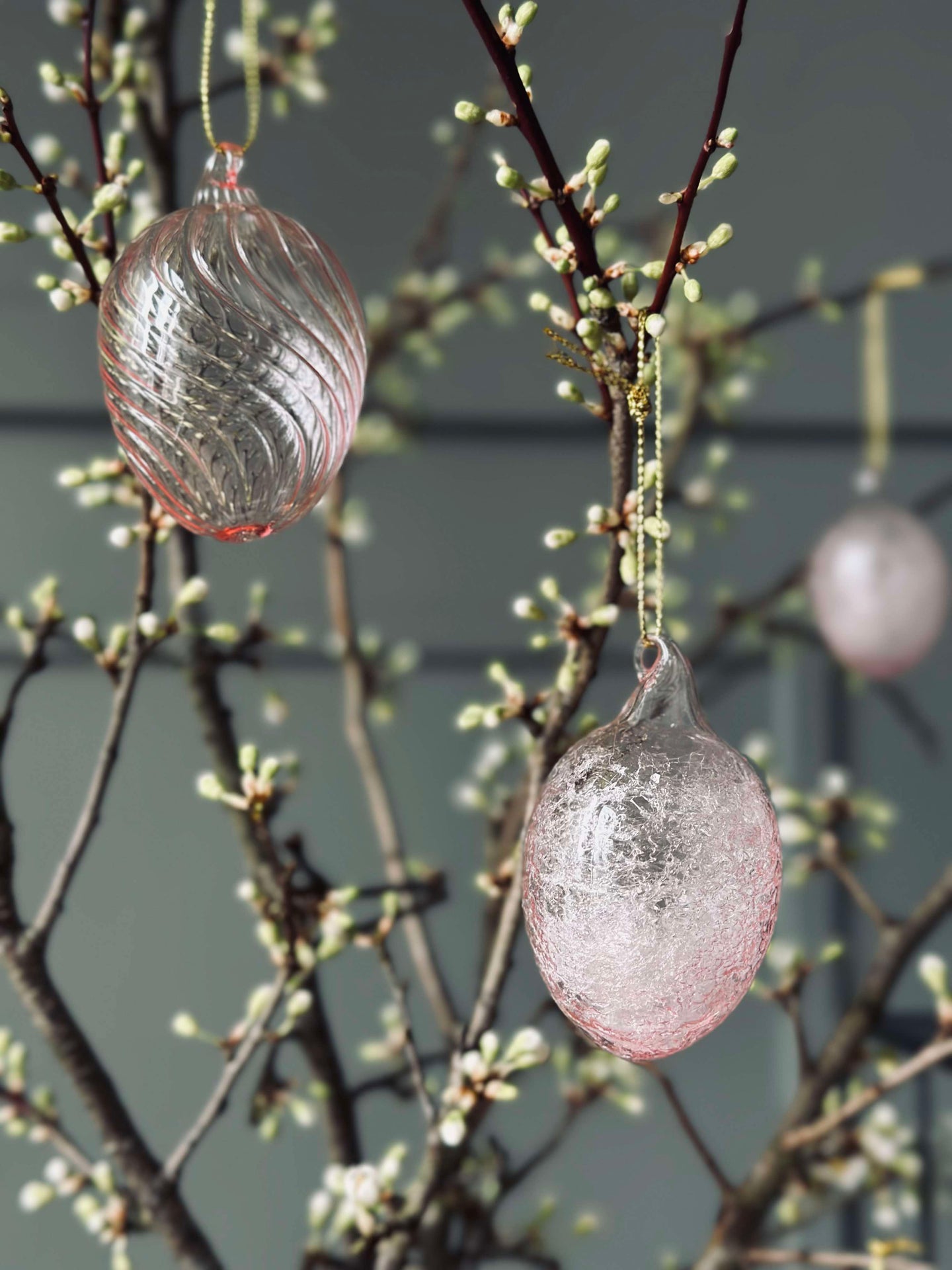 Hängande ägg i glas med ränder - 3 st. Rosa