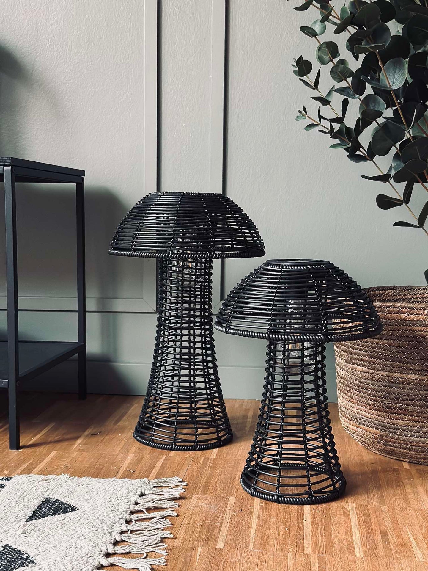 Svamp Solcellslampa - Svart Stor