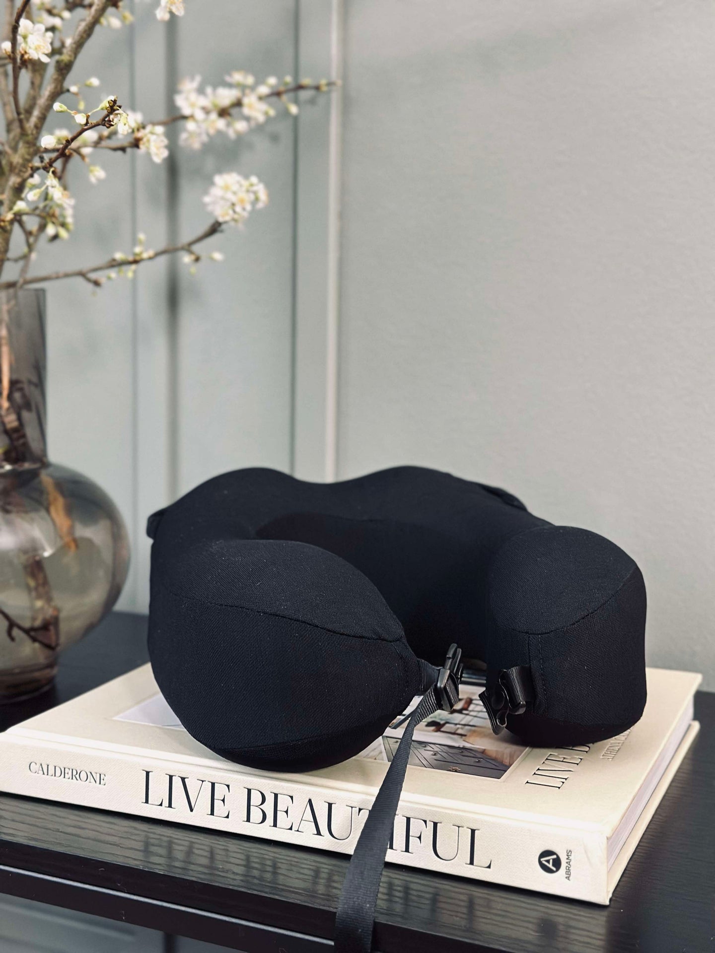 Nackkudde med memoryskum och huva