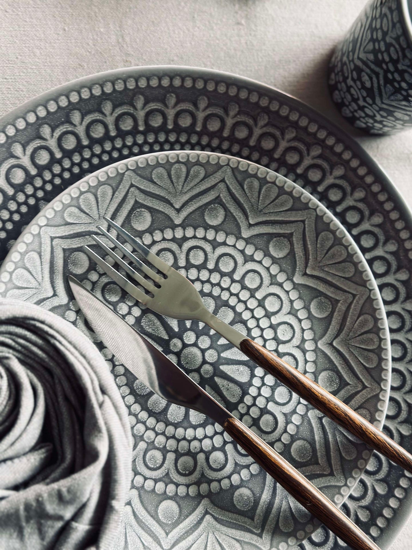 Tallrik India Stengods 27cm - Grå