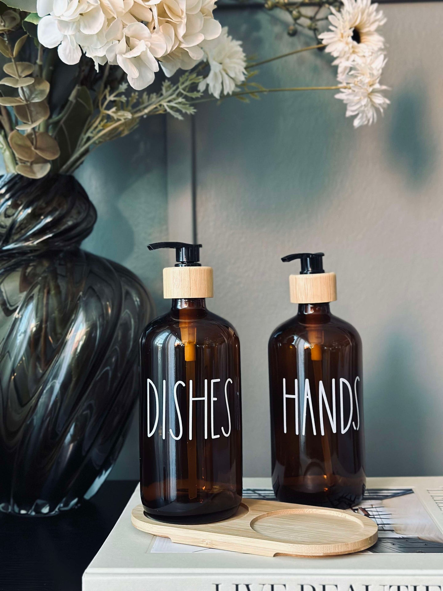 Tvålpump 2 st. med bricka - Brun