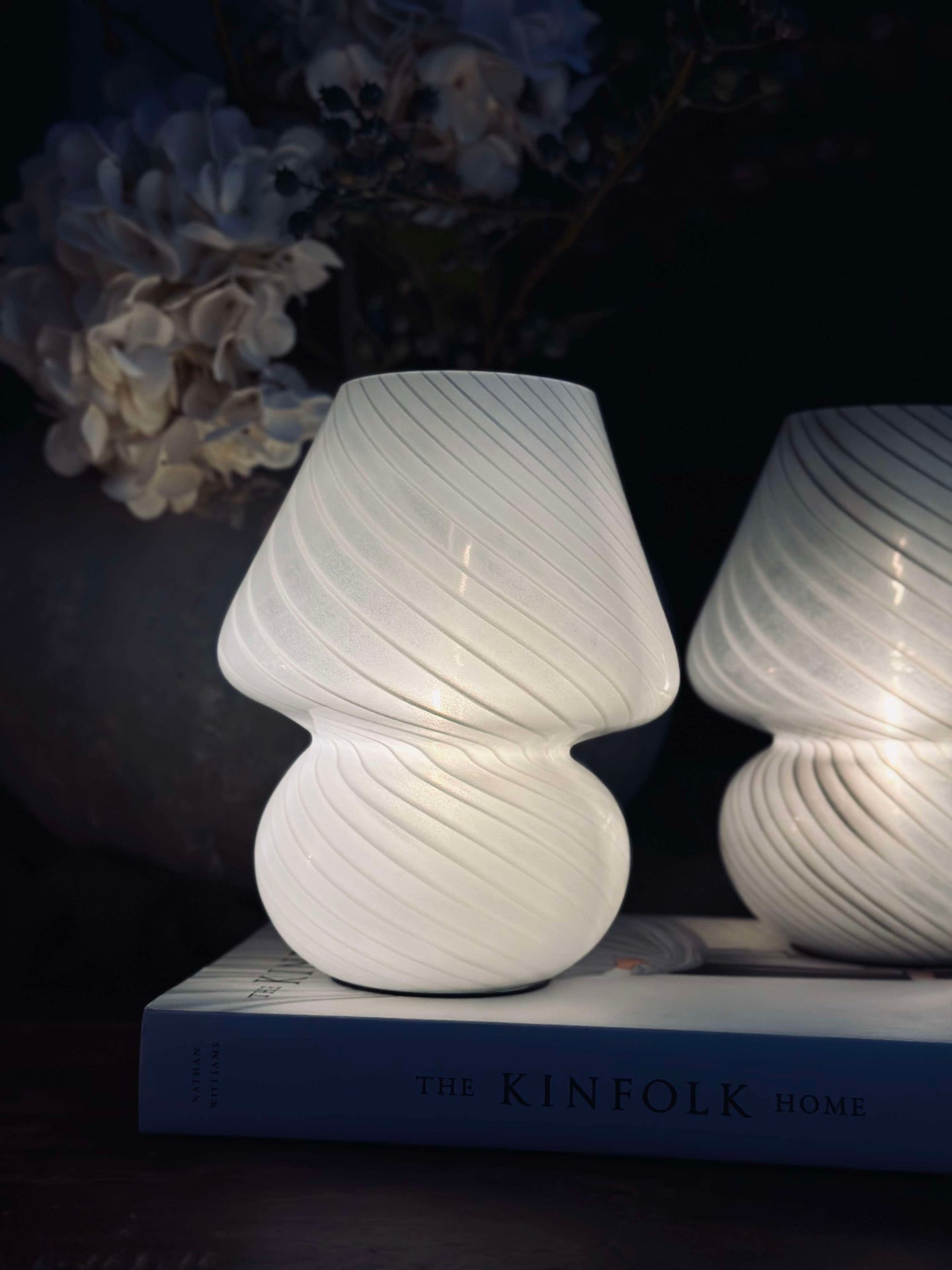 Mushroom Medium – Vit munblåst glas