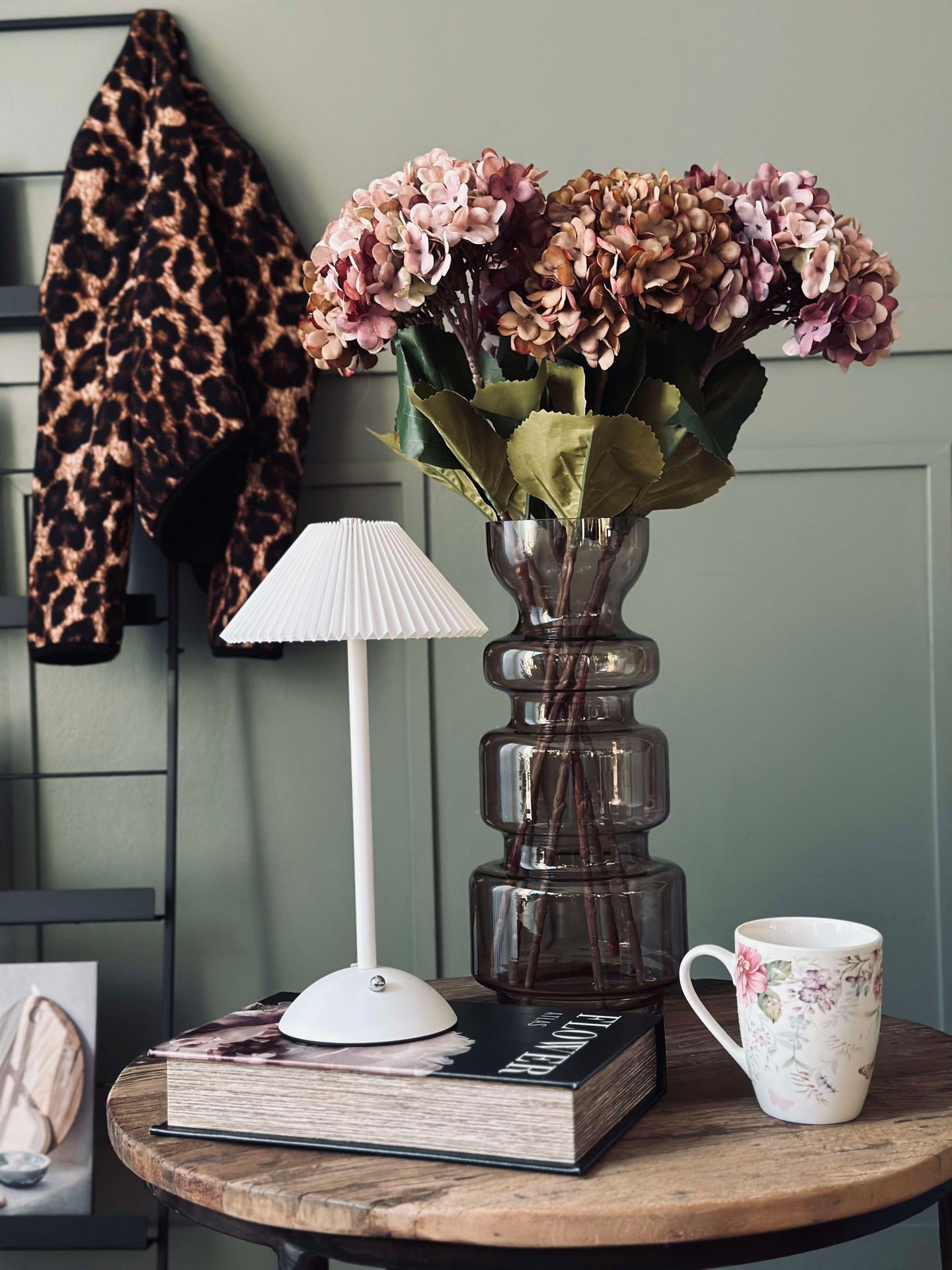 Touch Bordslampa Plisserad Vit