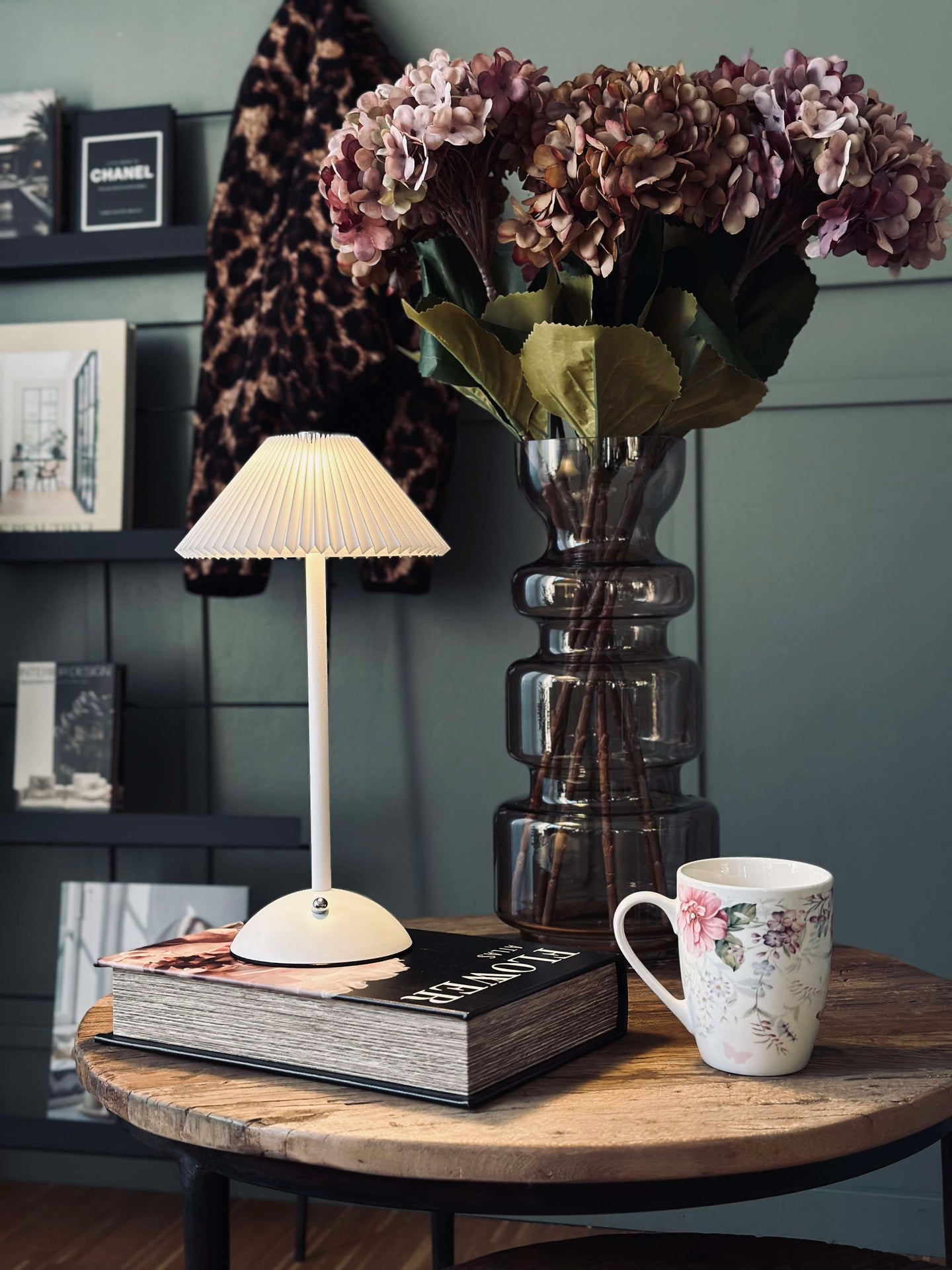 Touch Bordslampa Plisserad Vit