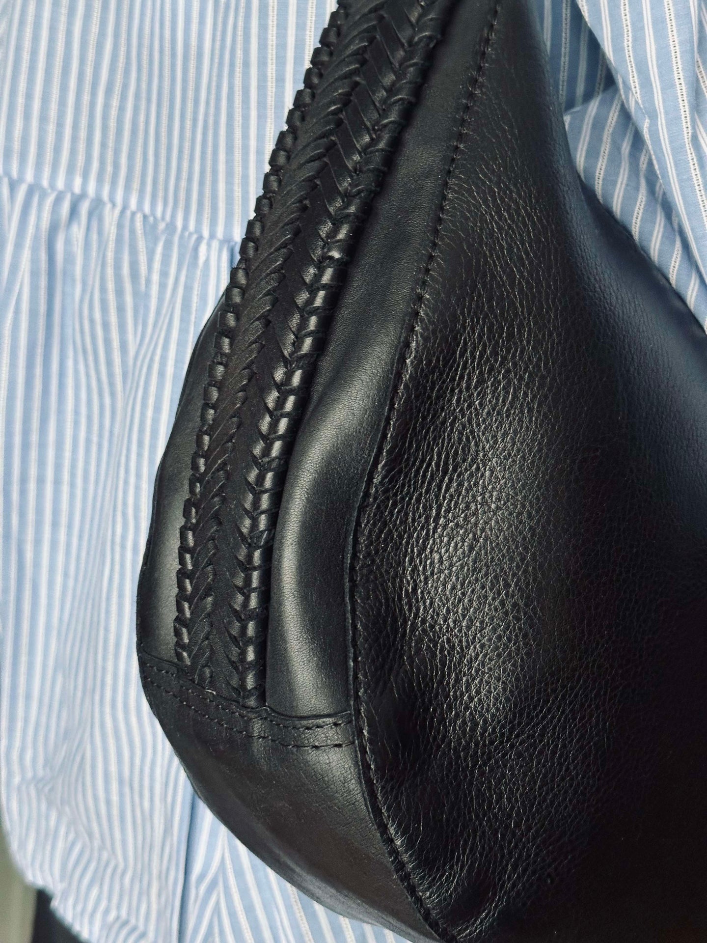 Exklusiv axelväska - Flätad axelrem