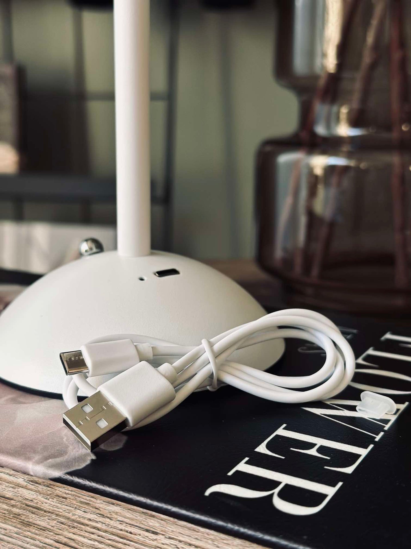 Touch Bordslampa Plisserad Vit