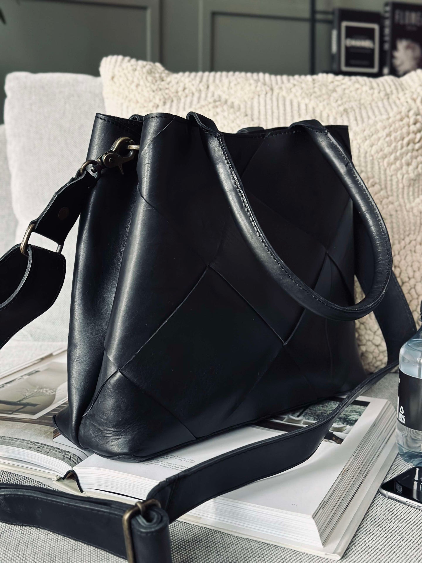 Exklusiv handflätad axelväska - Svart