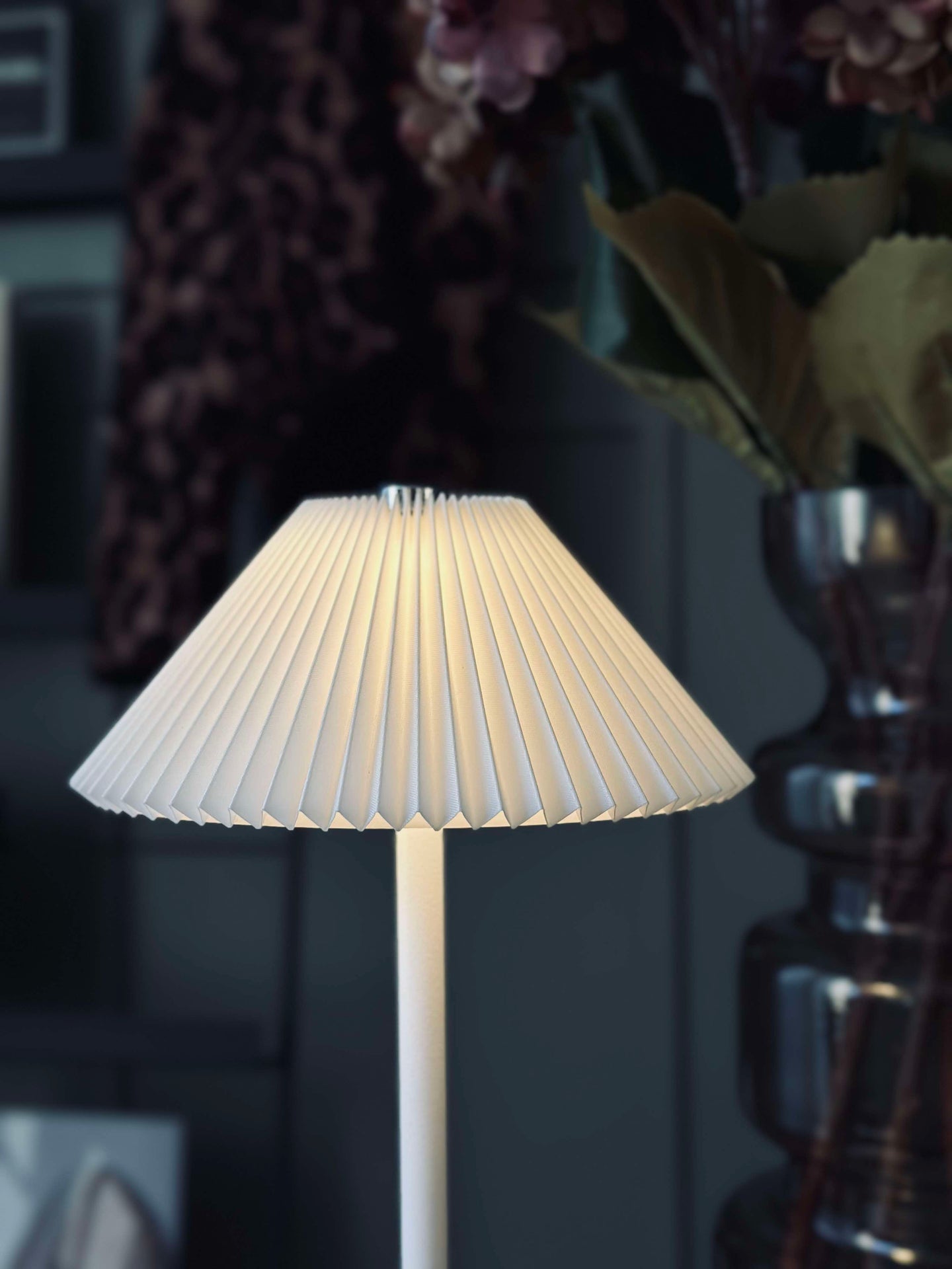 Touch Bordslampa Plisserad Vit